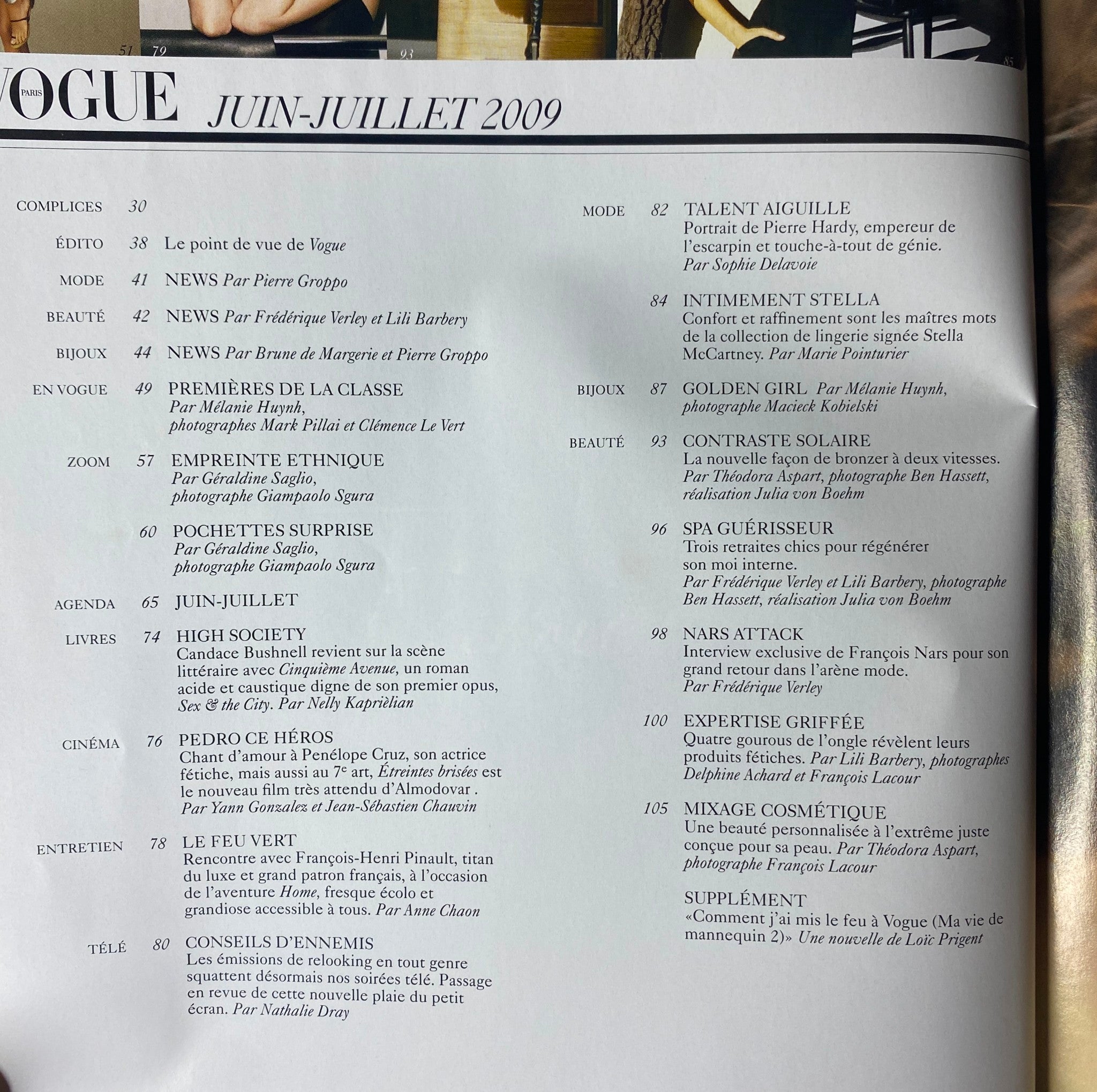 Table of contents for Vogue Paris Magazine June - July 2009 No. 898, highlighting key fashion and editorial features.