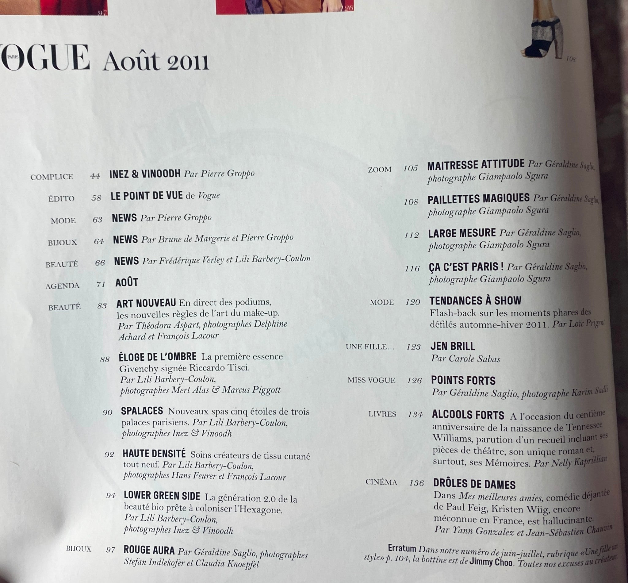 Table of contents from Vogue Paris Magazine August 2011 No. 919, detailing articles and features such as Maîtresse Attitude and Paillettes Magiques, highlighting summer fashion.