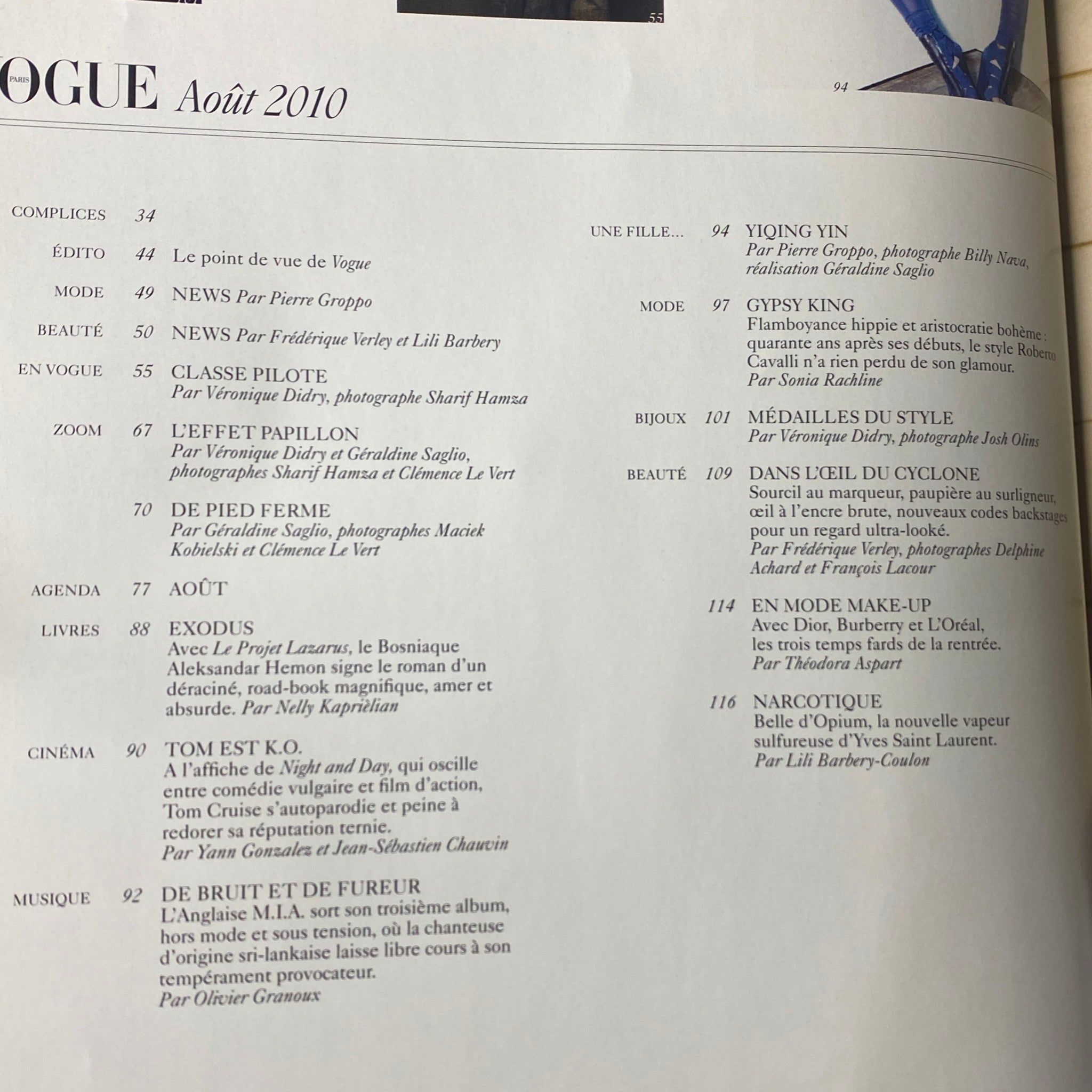 Contents page of Vogue Paris Magazine August 2010 No. 909 highlighting articles and features, including designer focuses and fashion trends.
