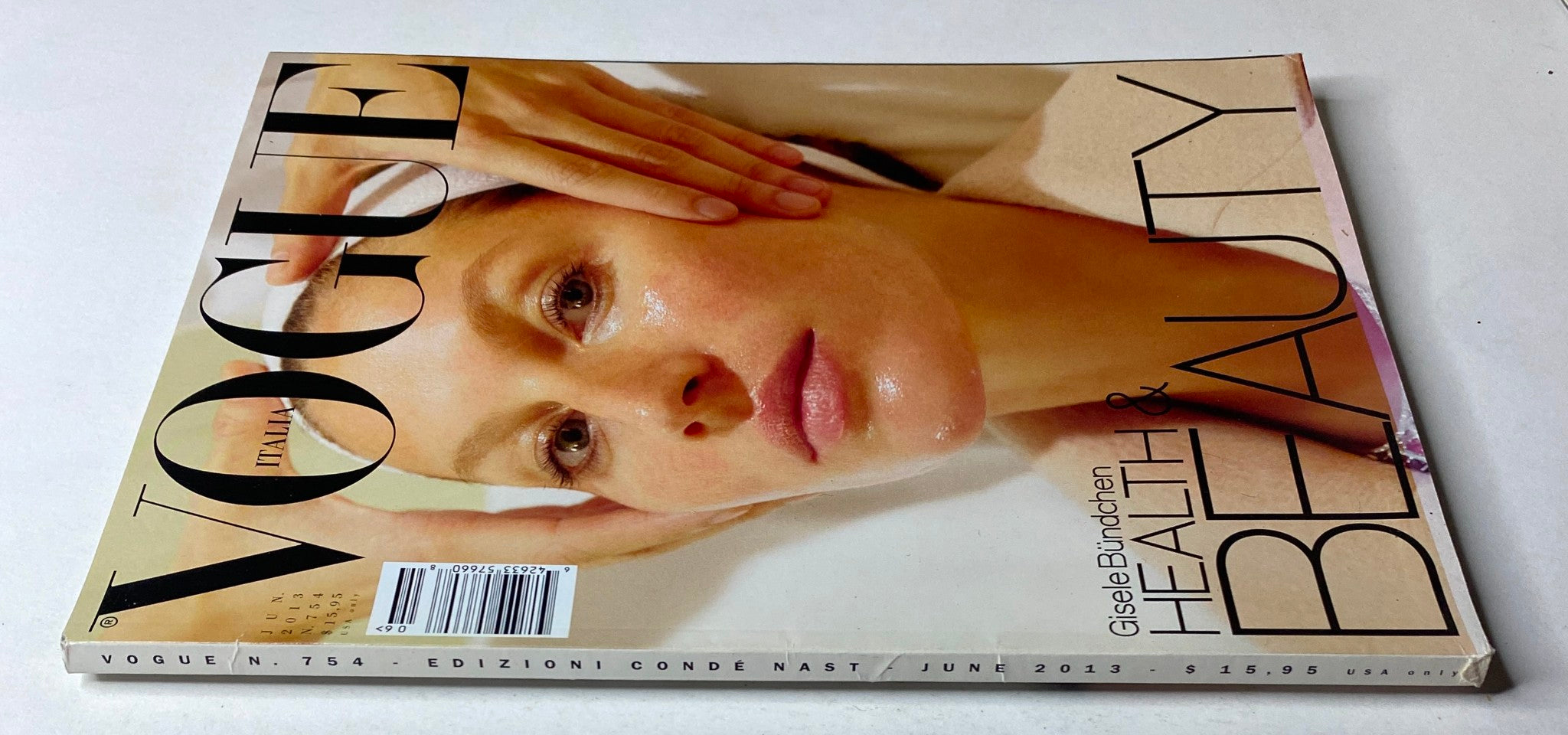 Cover of Vogue Italia Magazine June 2013 No. 754 featuring Gisele Bündchen, emphasizing health and beauty themes.