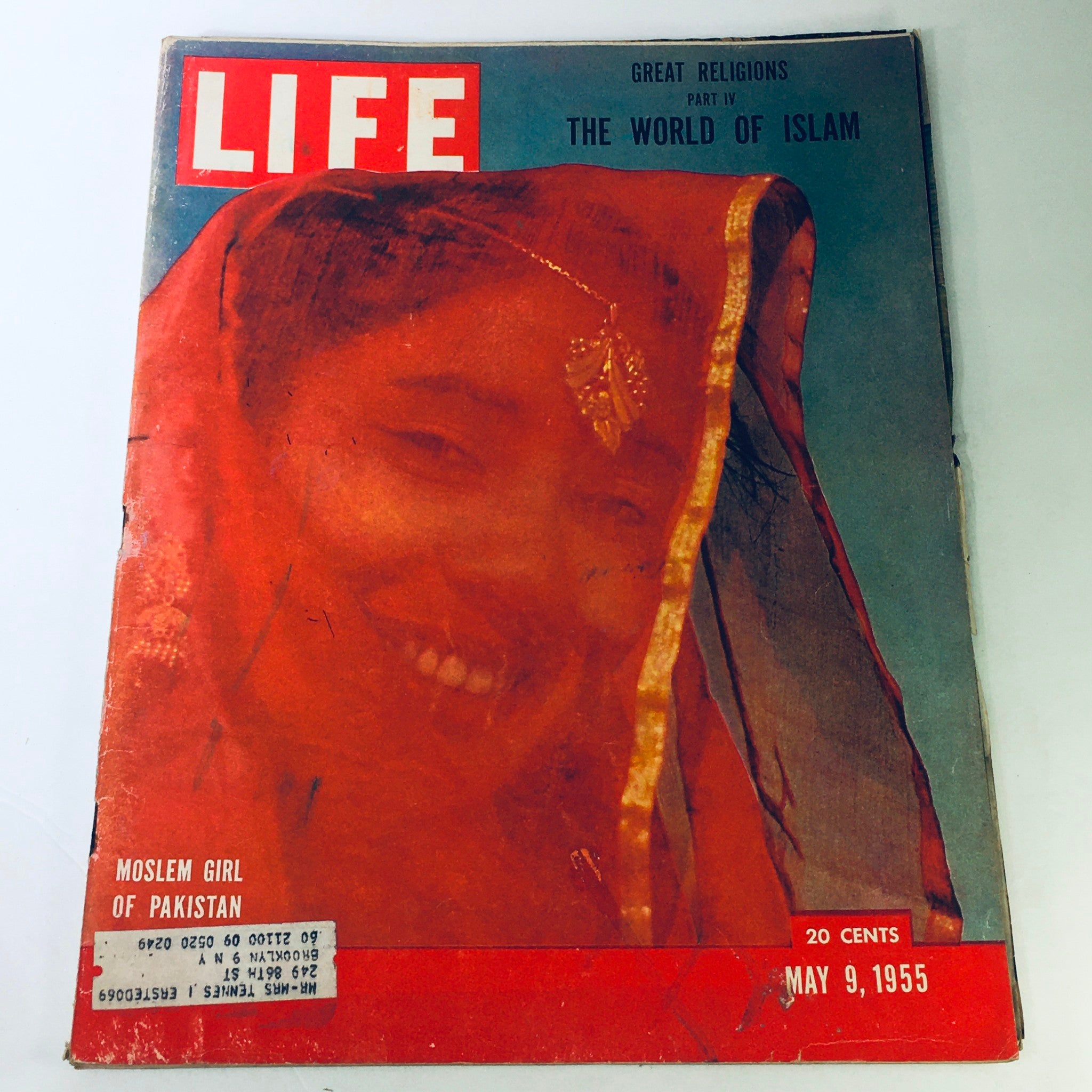 VTG Life Magazine May 9 1955 - The World of Islam / Moslem Girl of Pakistan