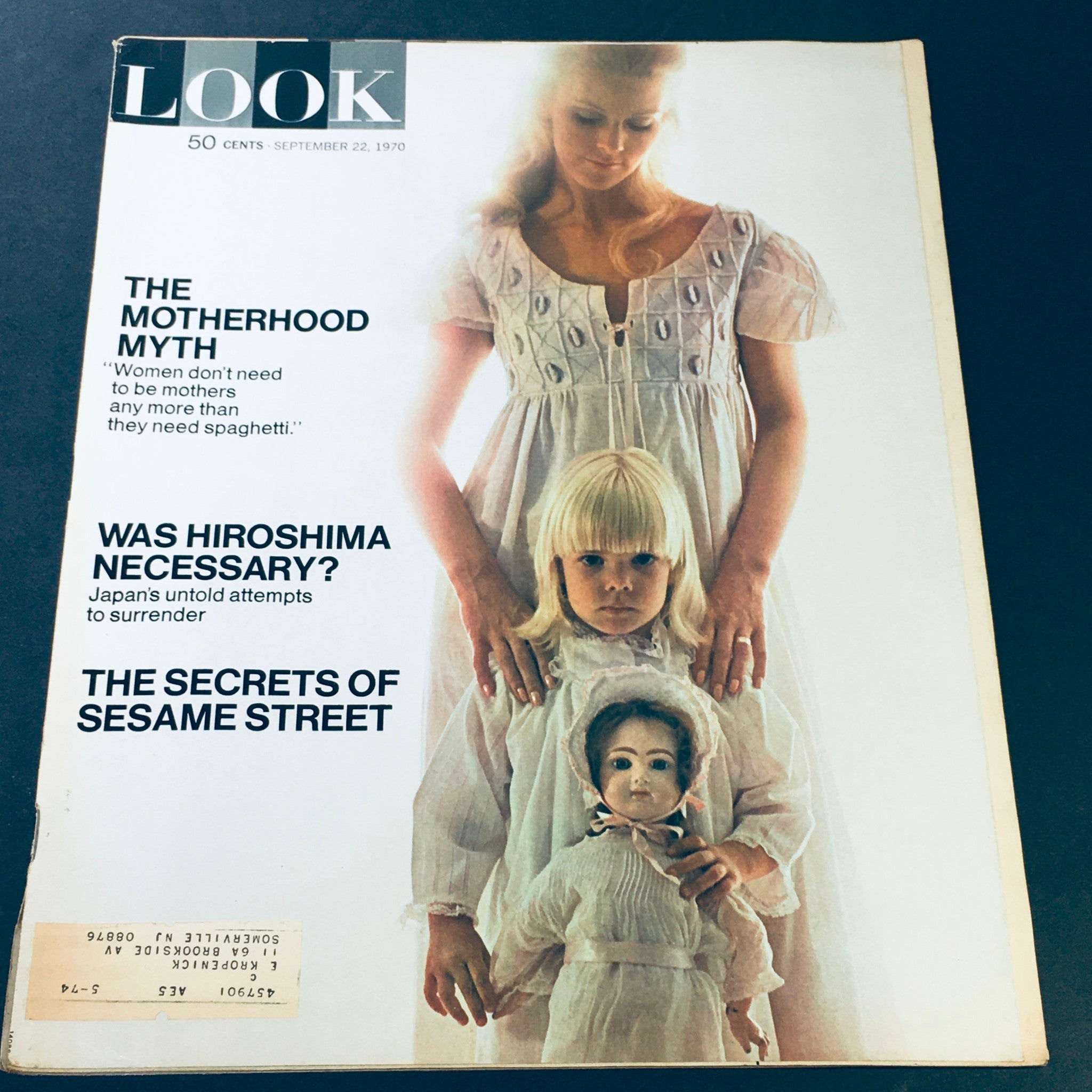 VTG Look Magazine September 22 1970 - The Motherhood Myth / Sesame Street Secret