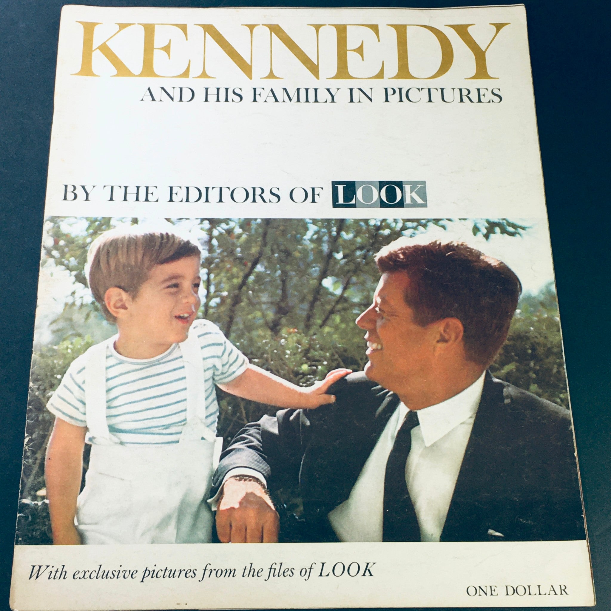 VTG Look Magazine `963 - John F. Kennedy and His Family in Pictures