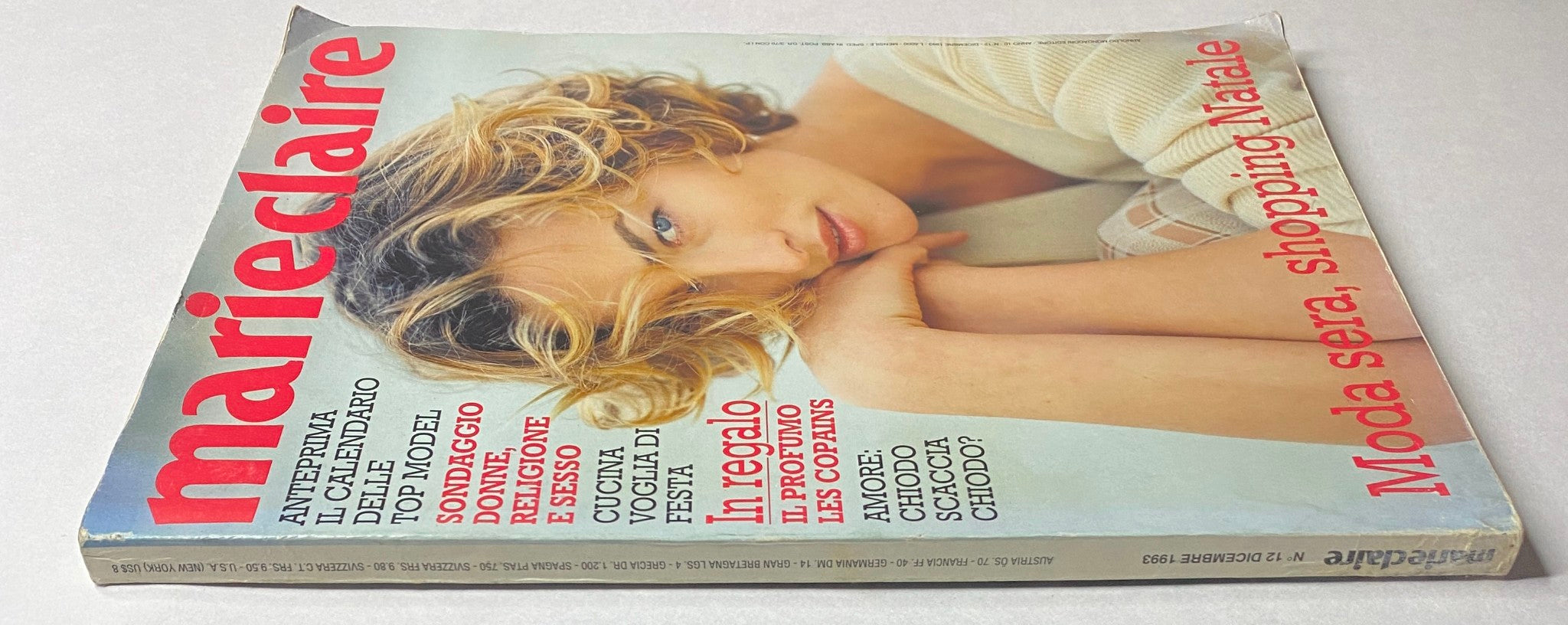 Another view of the December 1993 Marie Claire Italia magazine cover with Tatjana Patitz, emphasizing the festive theme and highlights on fashion and lifestyle for the holiday season.