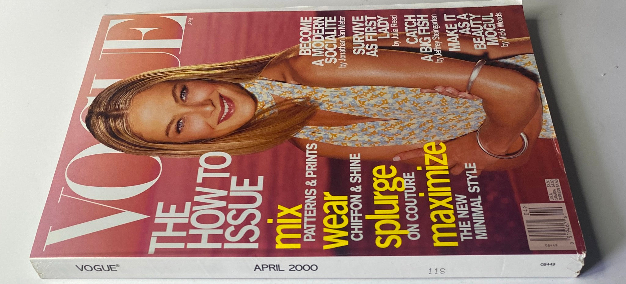 Back view of Vogue Magazine, April 2000 with Carolyn Murphy on the cover, displaying fashion advice and cultural insights from the issue.