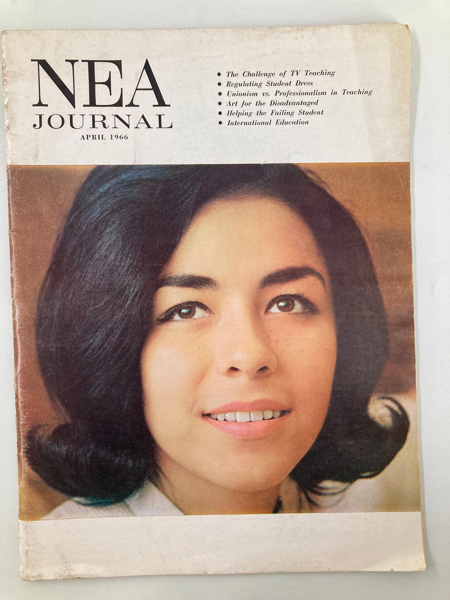 VTG NEA Journal Magazine April 1966 Retirement Benefits and Teacher Mobility