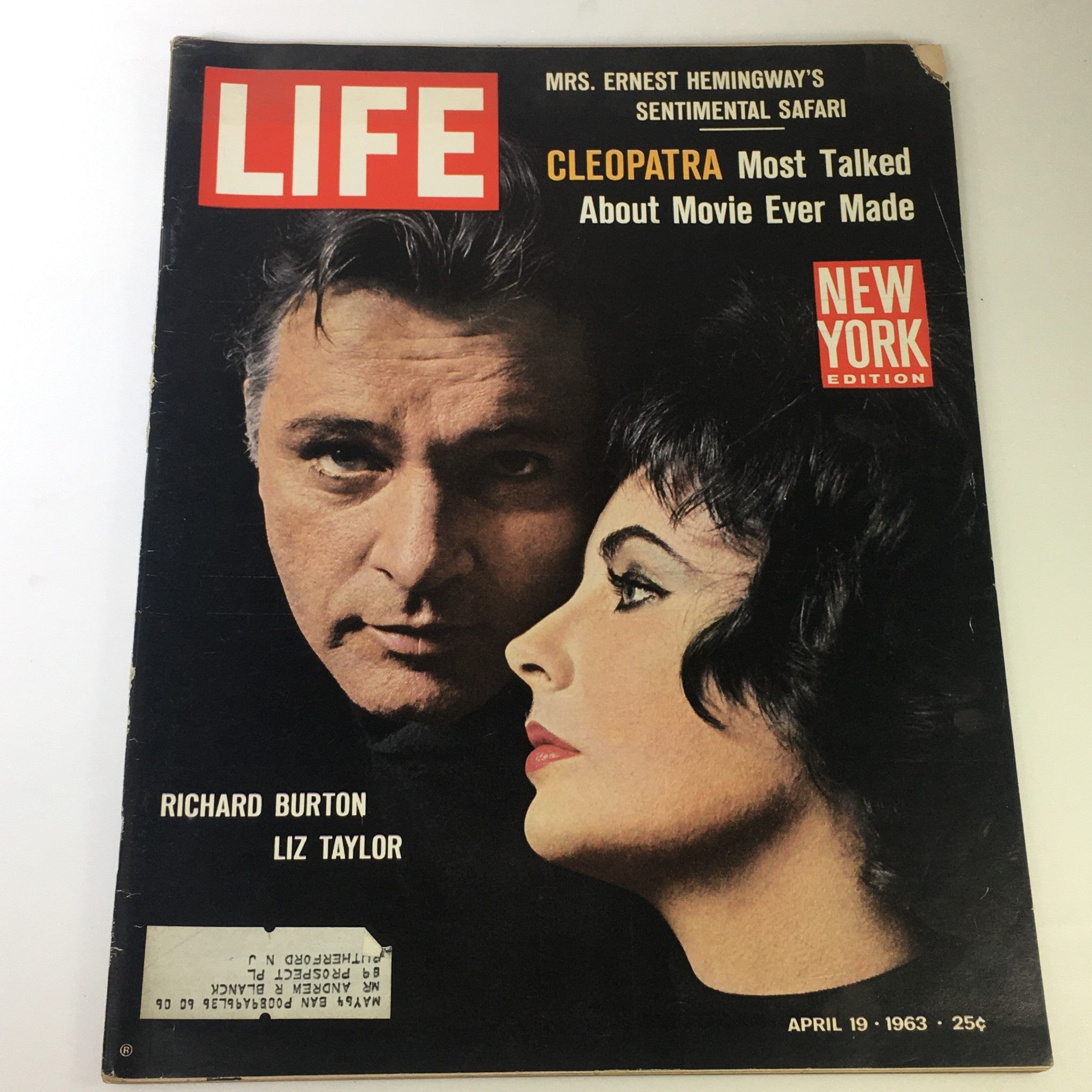 VTG Life Magazine April 19 1963 - Tim Burton & Elizabeth Taylor in Cleopatra