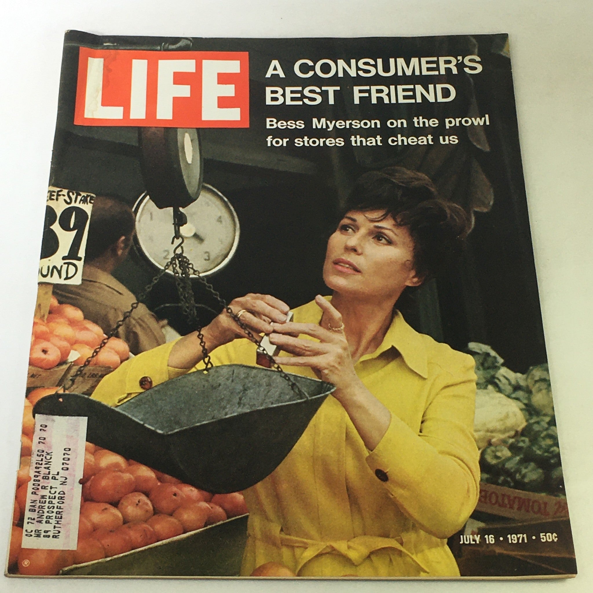 VTG Life Magazine July 16 1971 - Bess Myerson A Consumers Best Friend On Prowl