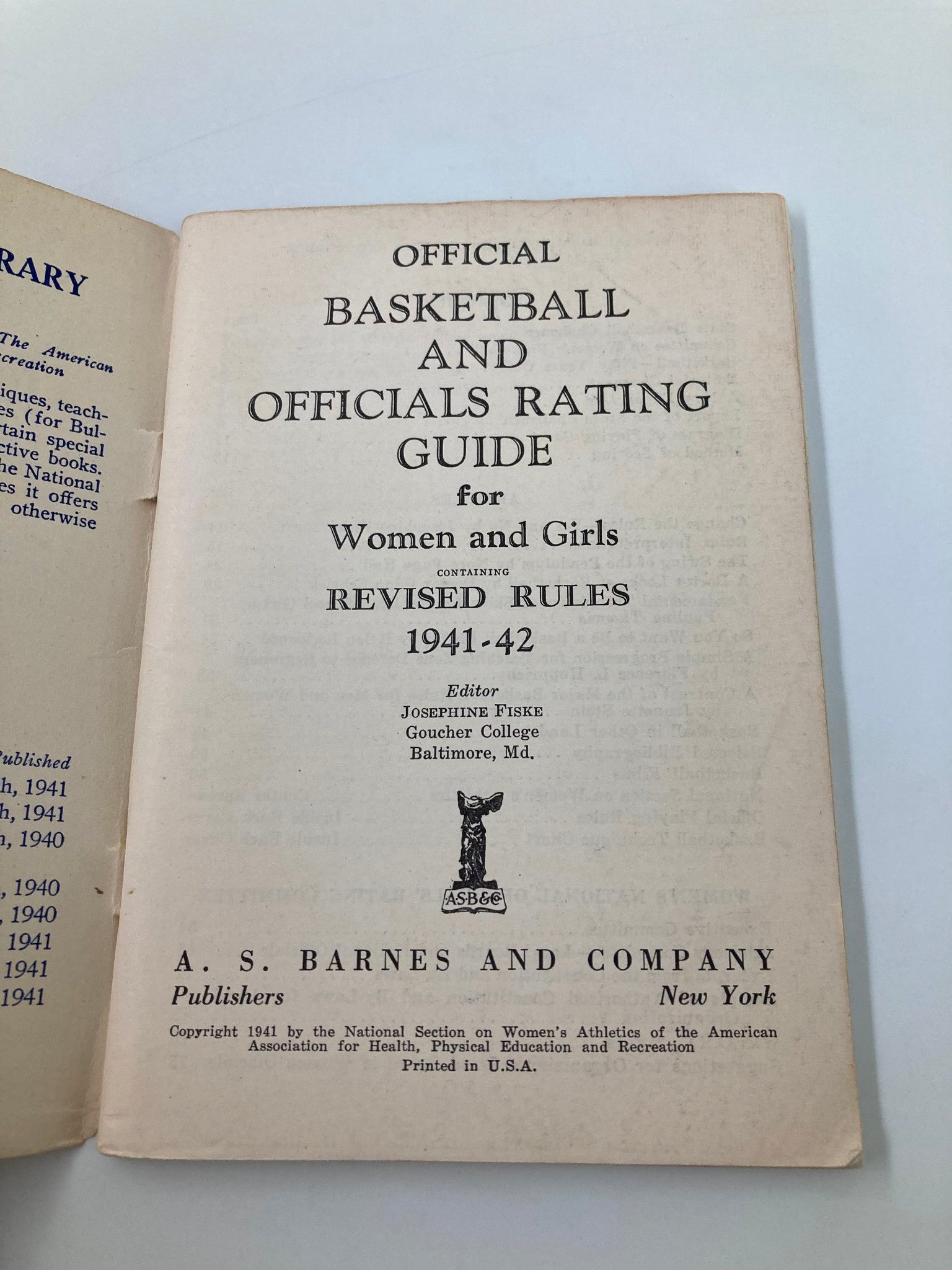 1941-1942 Official Basketball and Officials Rating Guide for Women and Girls