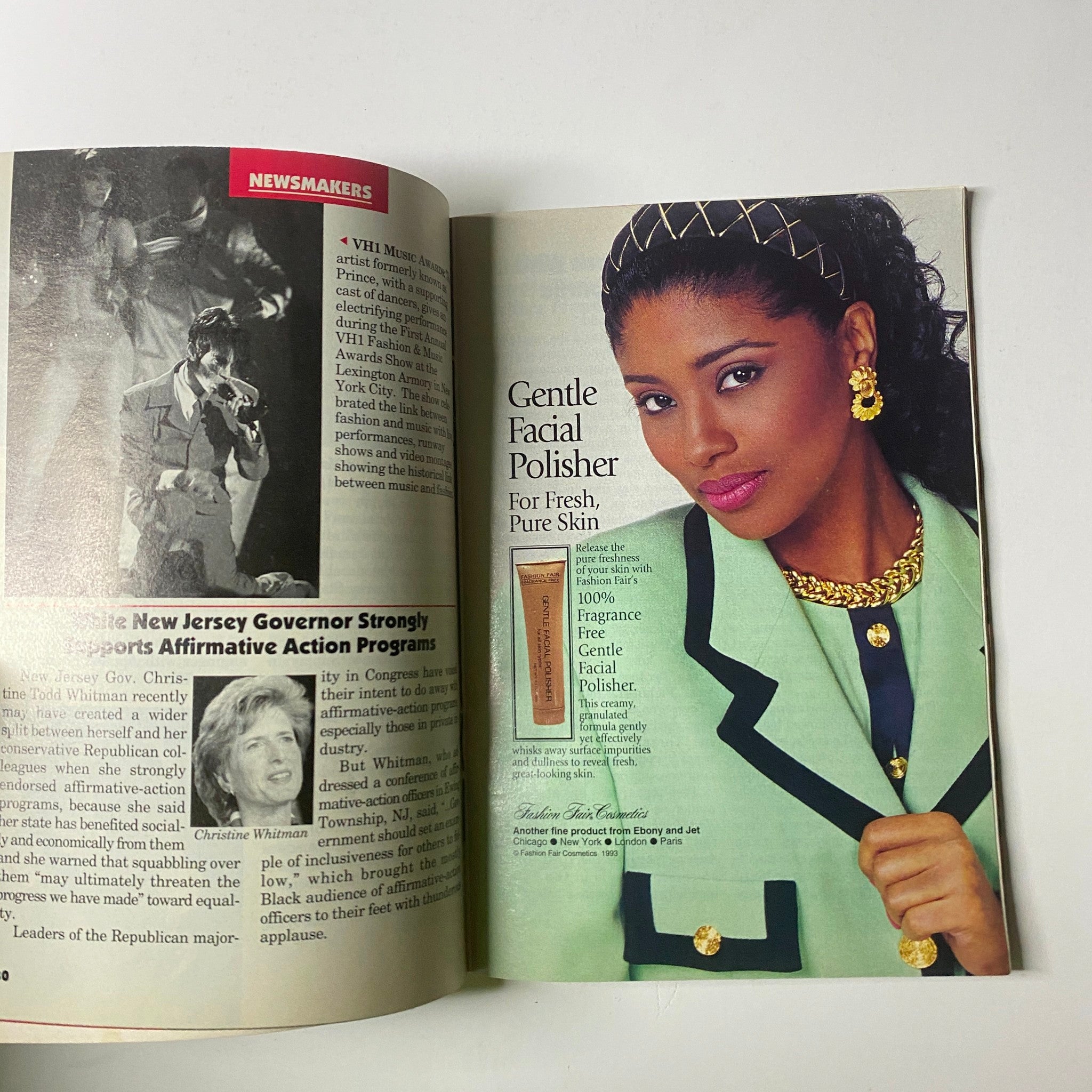 Jet Magazine December 25, 1995 - January 1, 1996 showcasing a beauty advertisement for Gentle Facial Polisher with a model wearing stylish clothing and jewelry.