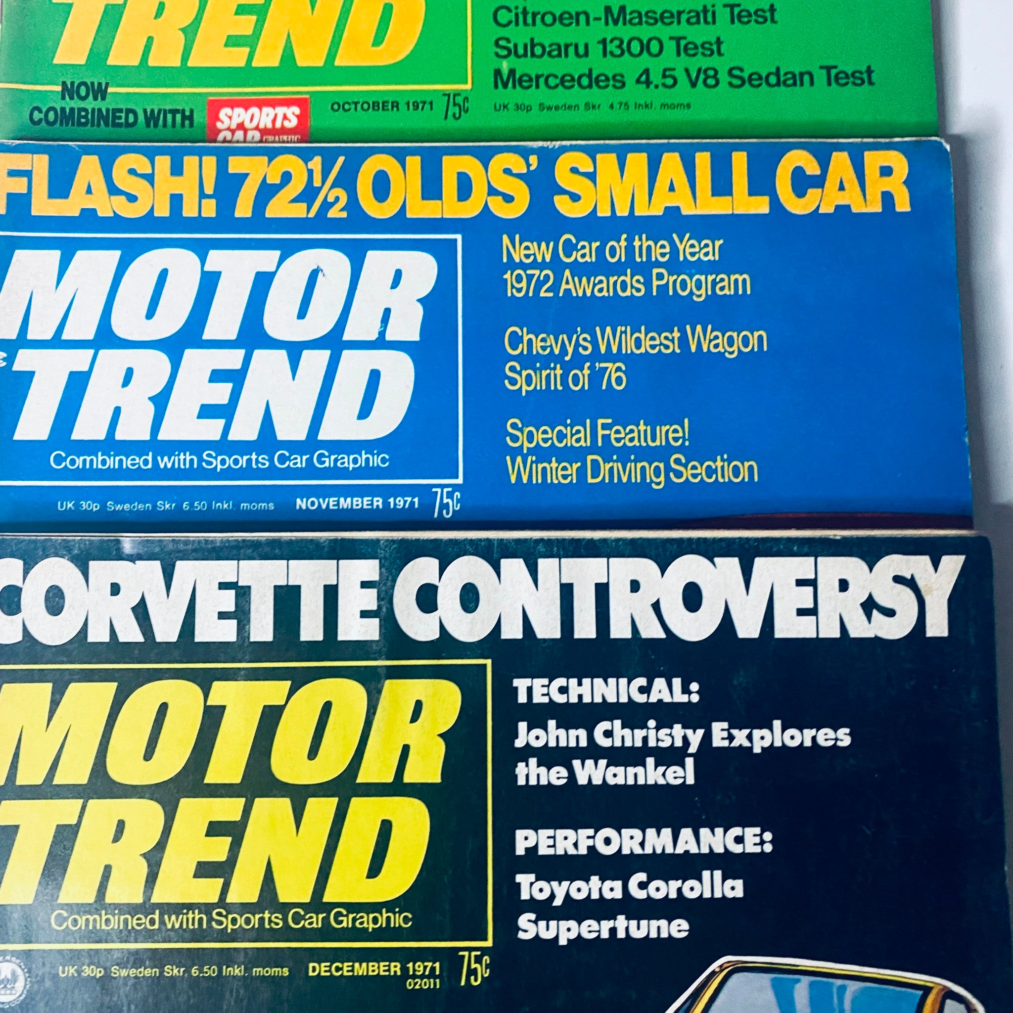 Cover of Motor Trend magazine for August 1971, showcasing details on muscle cars and performance vehicles, titled 'Motor Trend Lot of 6 Motor Trend Magazine 1971 July - December'.