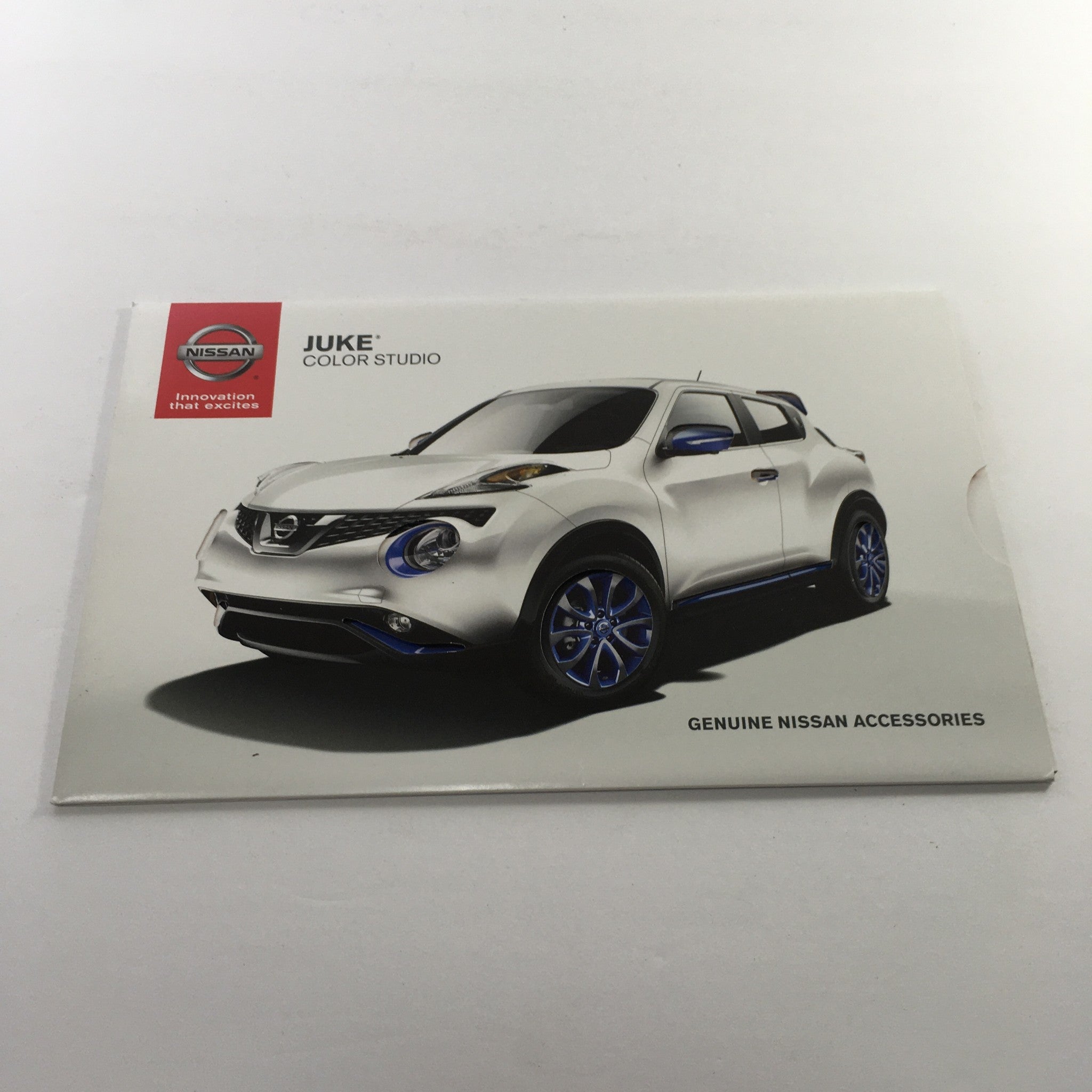 2014 Nissan Juke Color Studio & Accessories Dealership Car Auto Brochure Catalog