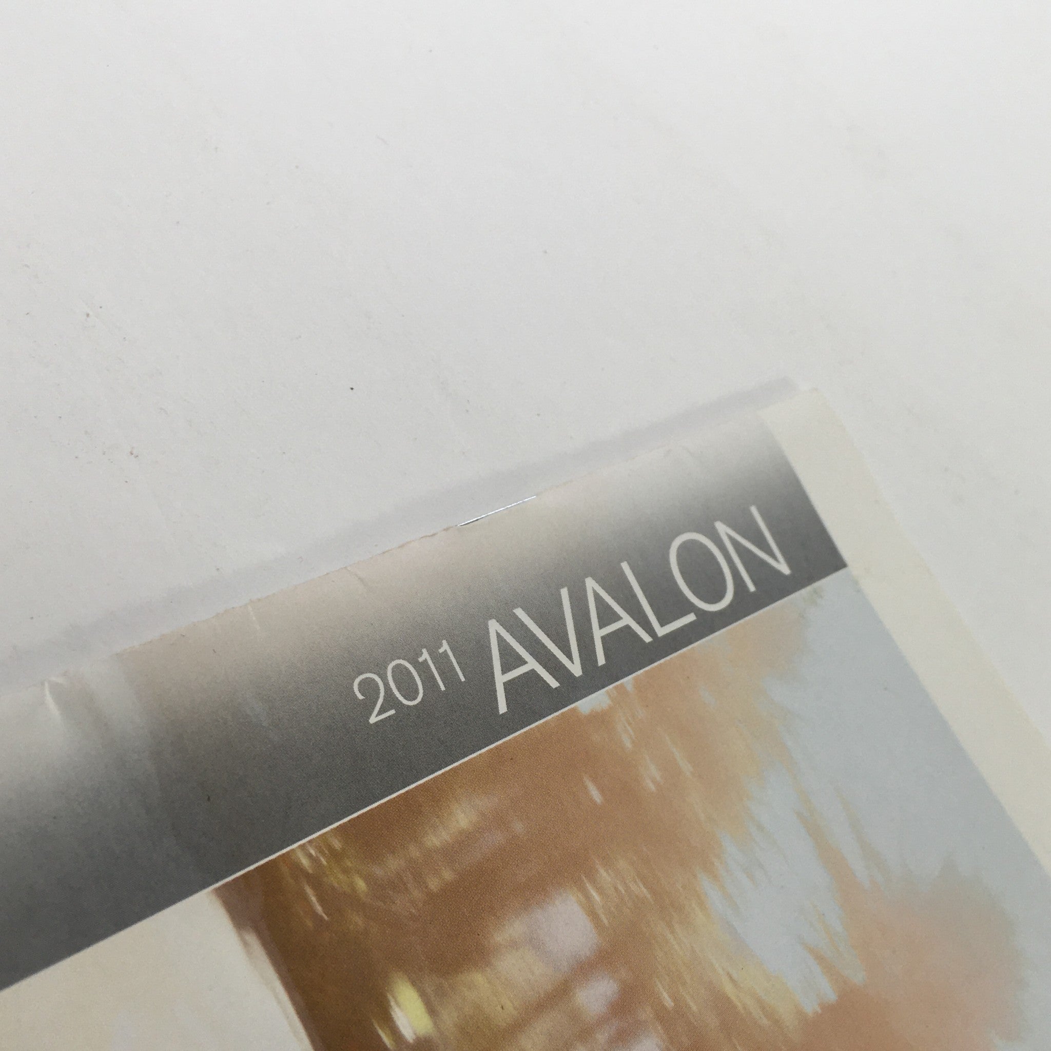 2011 Toyota Avalon Sedan Dealership Car Auto Brochure Catalog