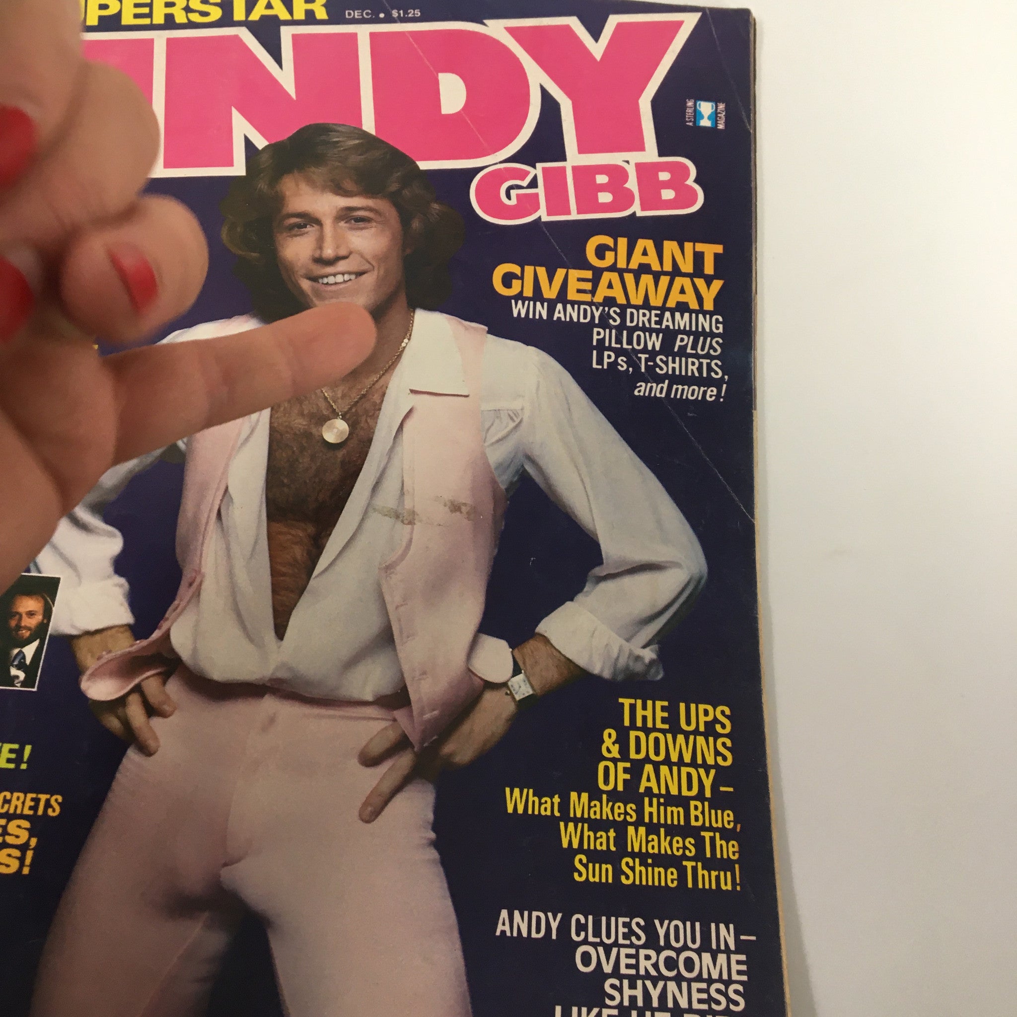 Cover of VTG TV Superstar Magazine December 1978 featuring Andy Gibb, showcasing his stylish pink outfit and charming smile.