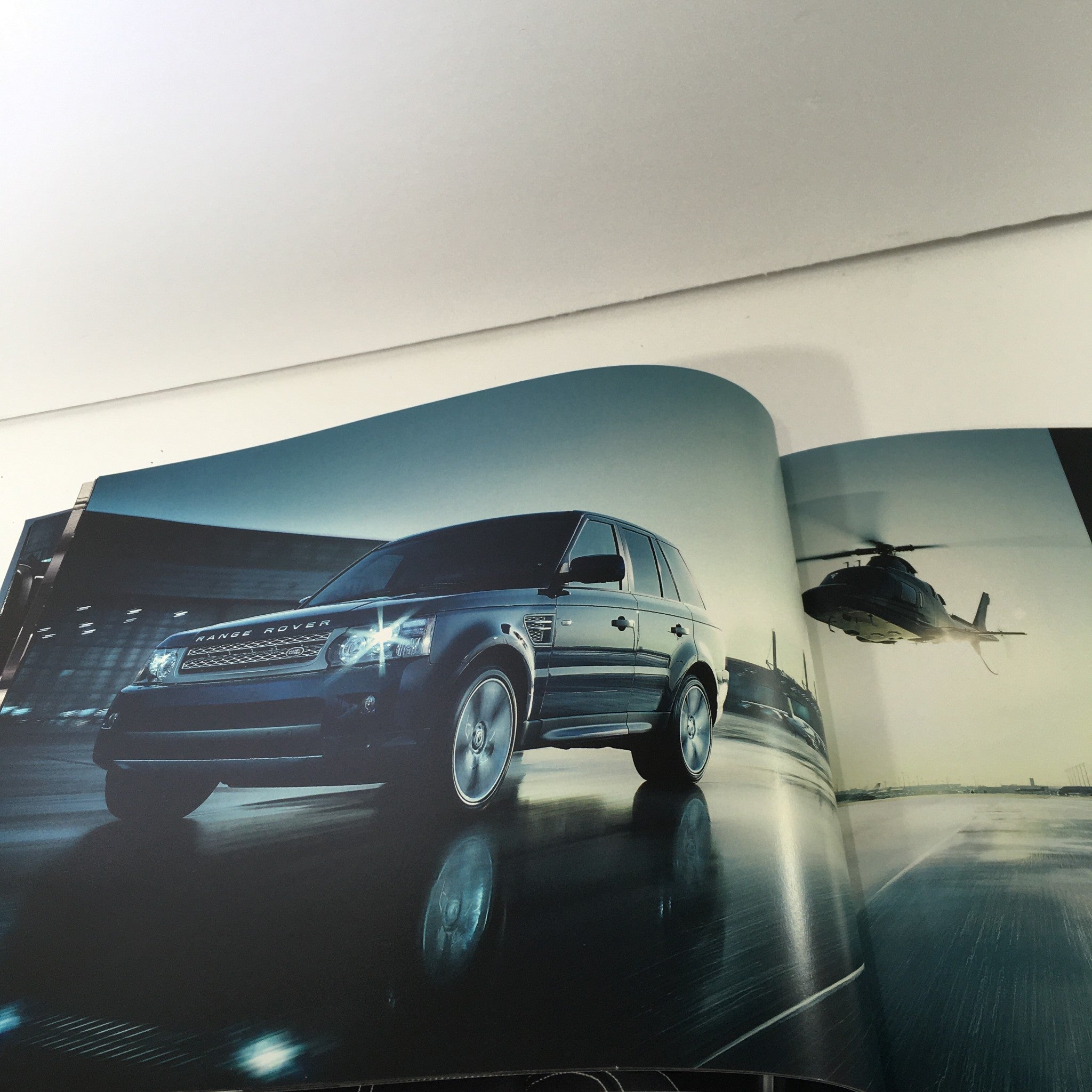 2010 Land Rover Range Rover Sport Dealership Car Auto Brochure Catalog