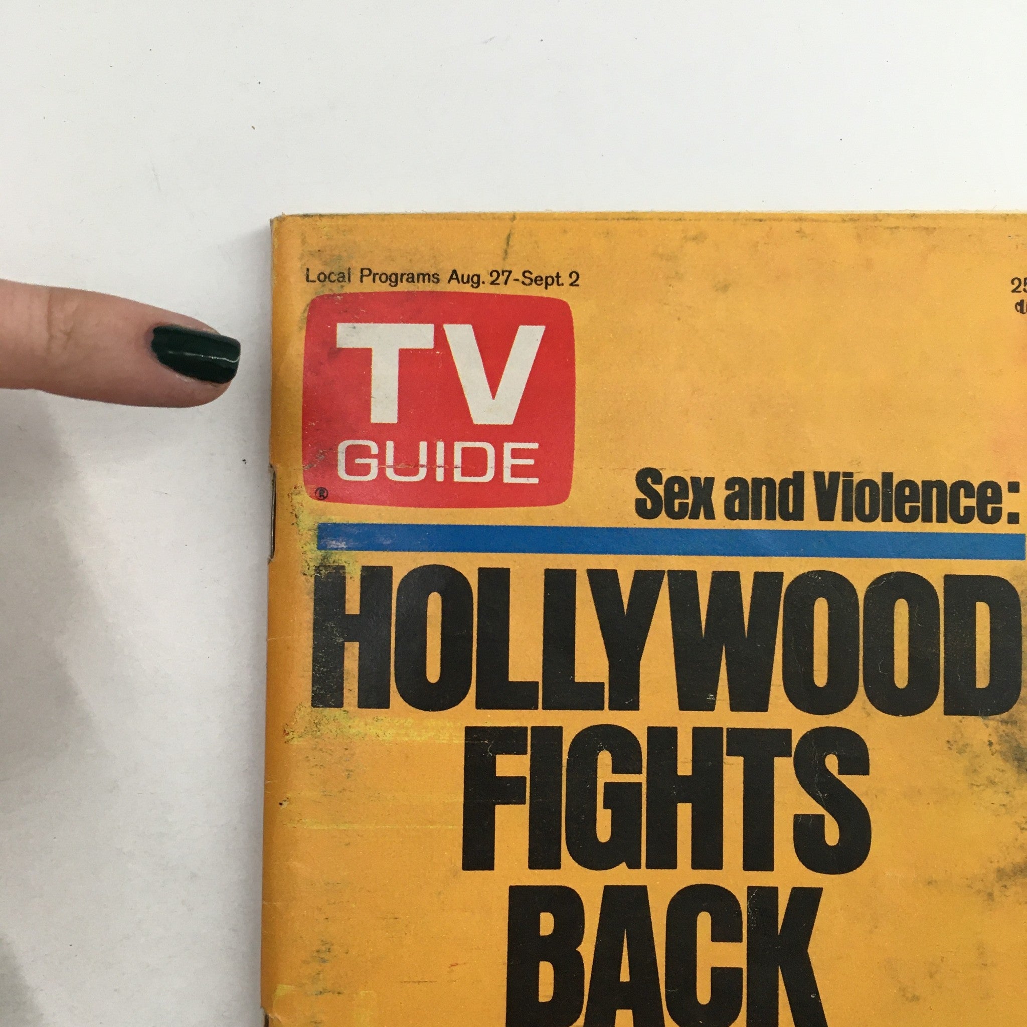 TV Guide Magazine August 27 1977 Hollywood Fights Back, No Label Rochester NY