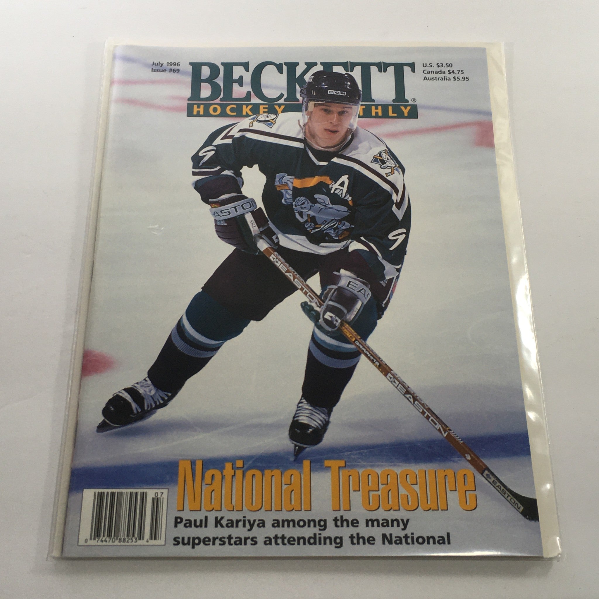 Beckett Hockey Monthly: July 1996 - Paul Kariya National Treasure Superstars