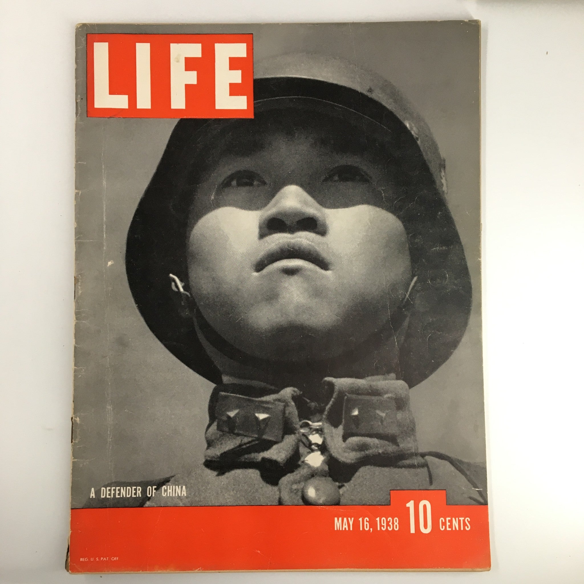 VTG Life Magazine May 16 1938 A Chinese Soldier A Defender of China