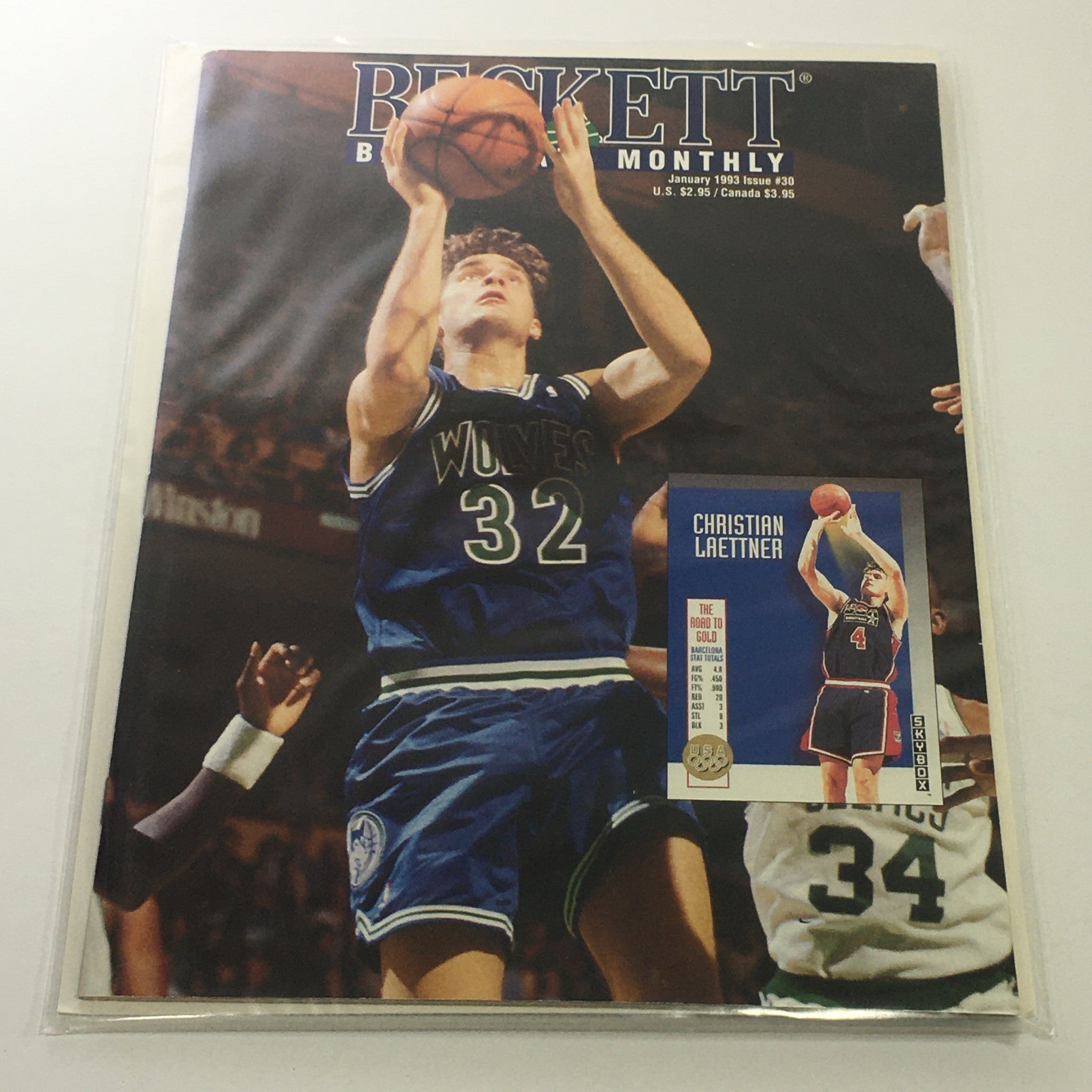 Beckett Basketball Monthly: January 1993 Issue #30 - Christian Laettner