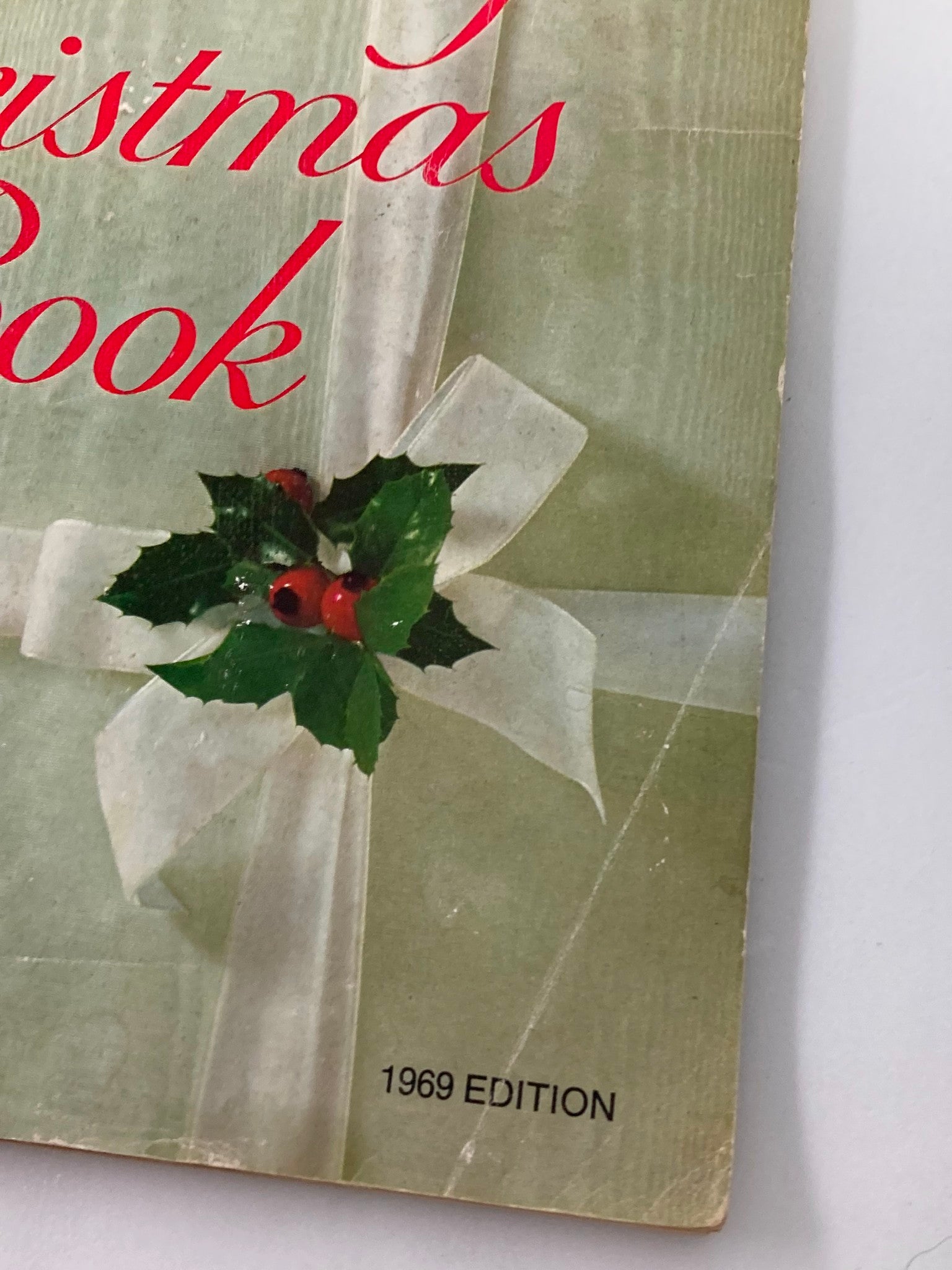 VTG 1969 Edition Good Housekeeping's Family Christmas Book