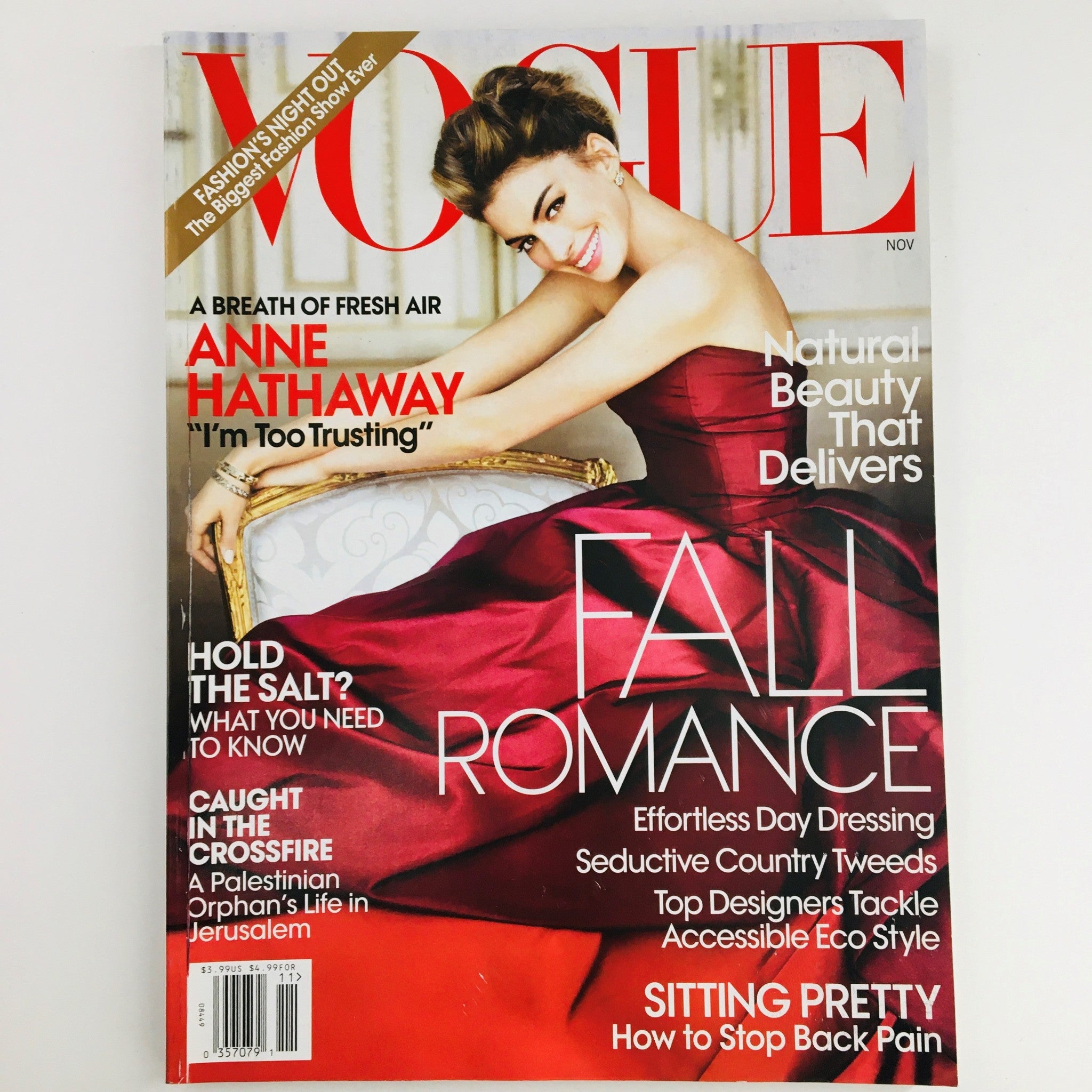 Vogue Magazine November 2010 American Actress Anne Hathaway, No Label VG