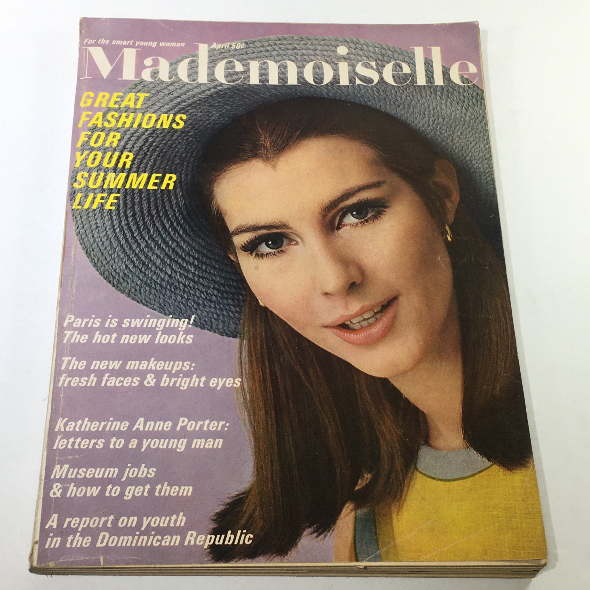 VTG Mademoiselle Magazine: April 1966 - Great Fashions For Summer No Label