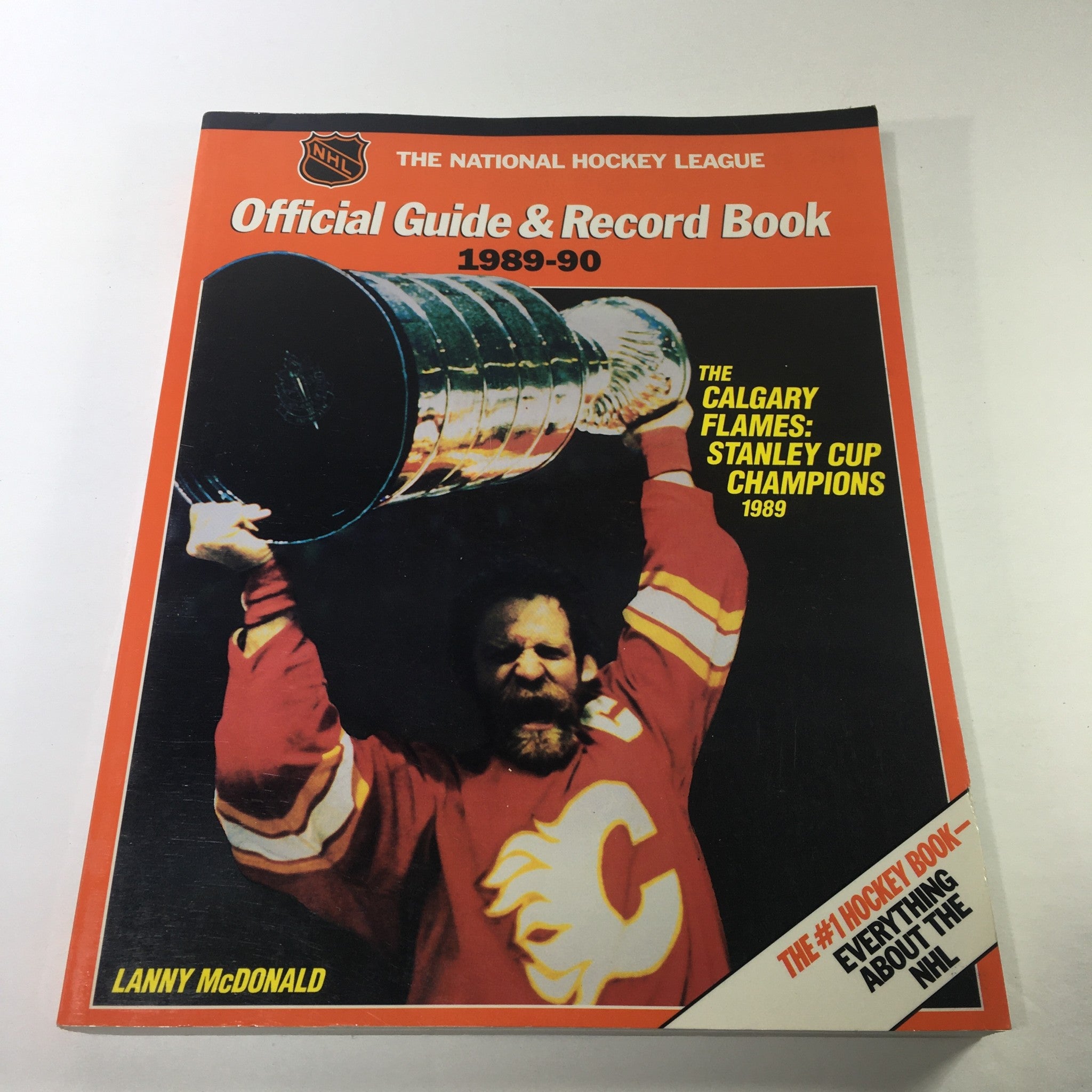 VTG NHL Official Guide & Record Book 1989-1990 Lanny McDonald Calgary Flames