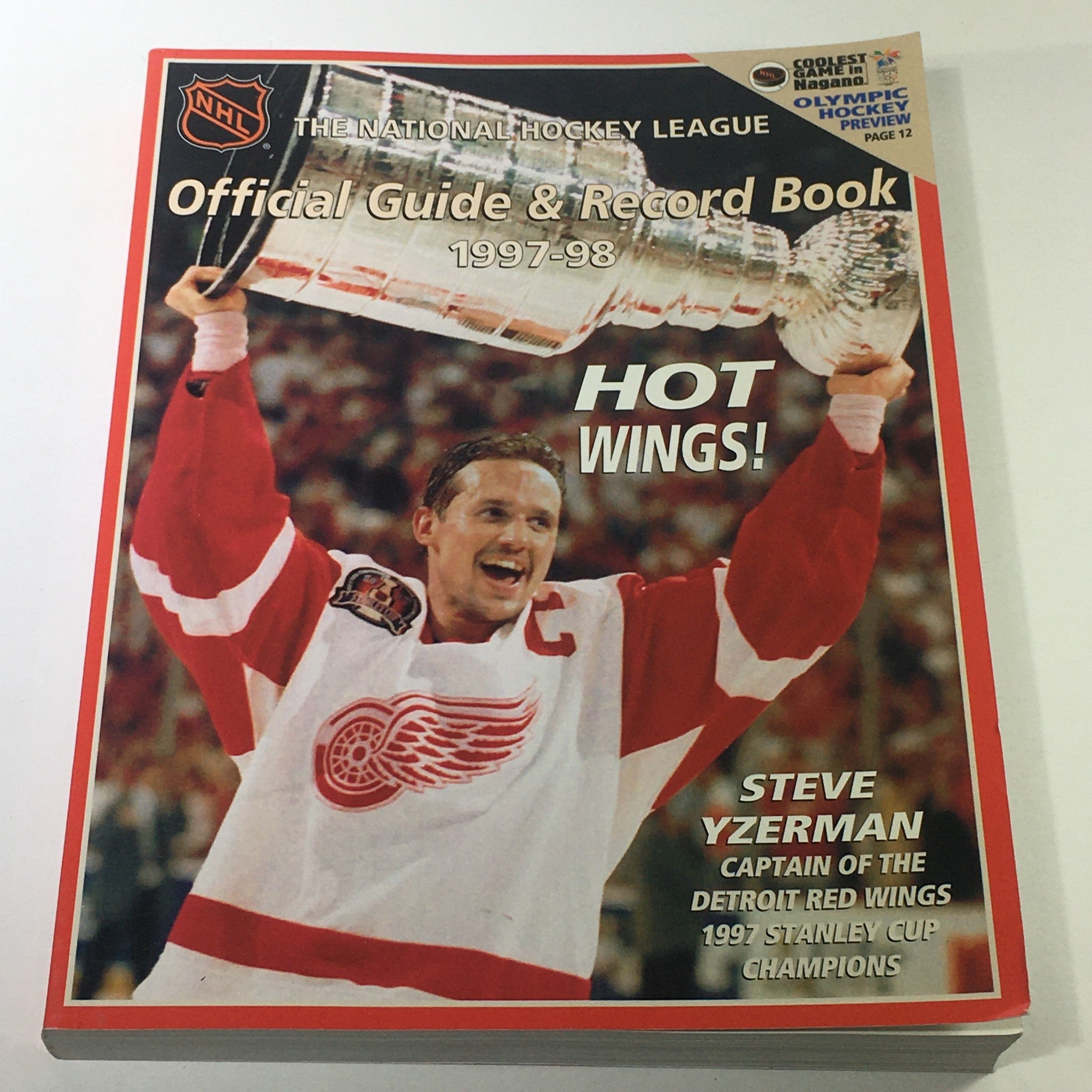 VTG NHL Official Guide & Record Book 1997-1998 Steve Yzerman / Detroit Red Wings