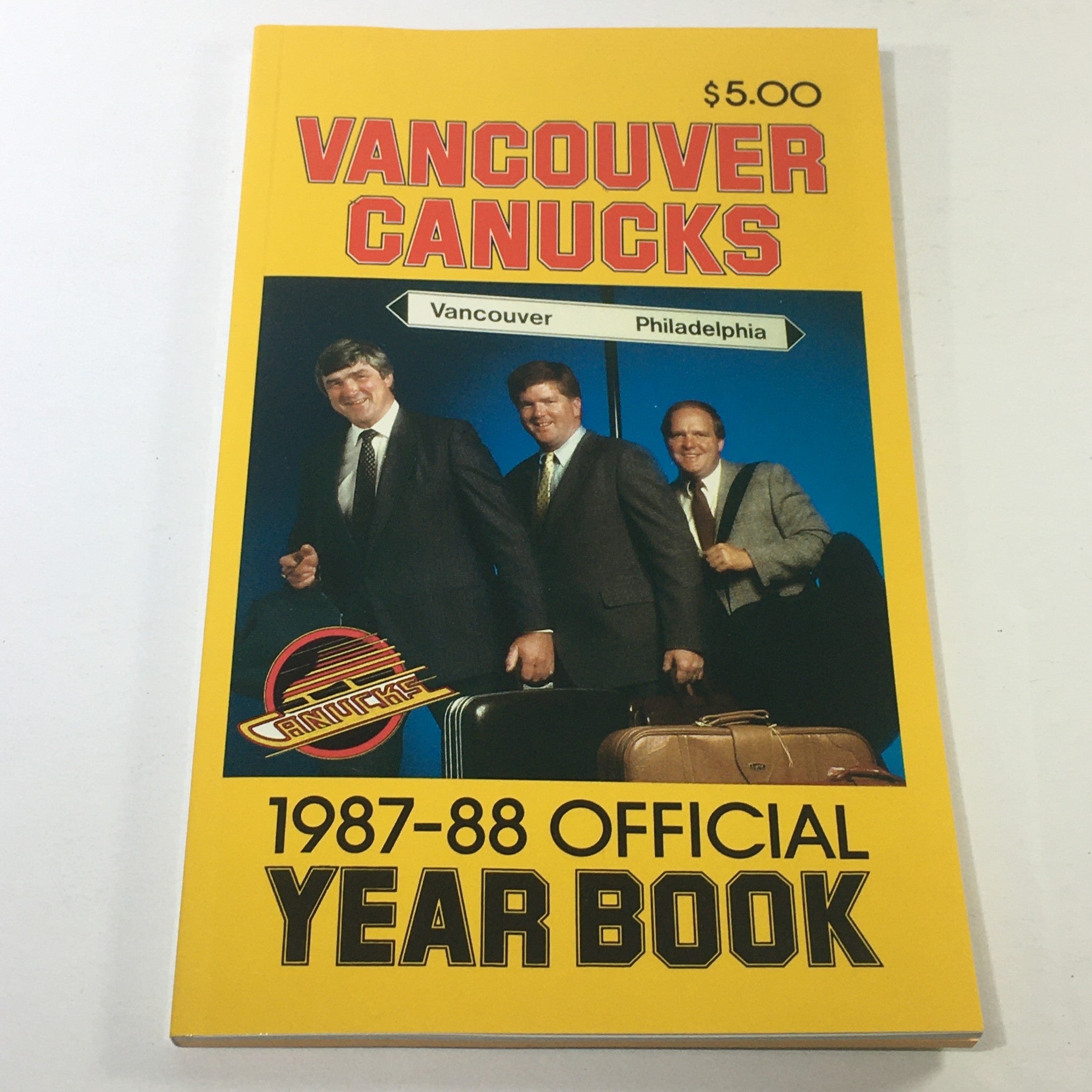 VTG NHL Official Yearbook 1987-1988 - Vancouver Canucks / Coach Bob McCammon