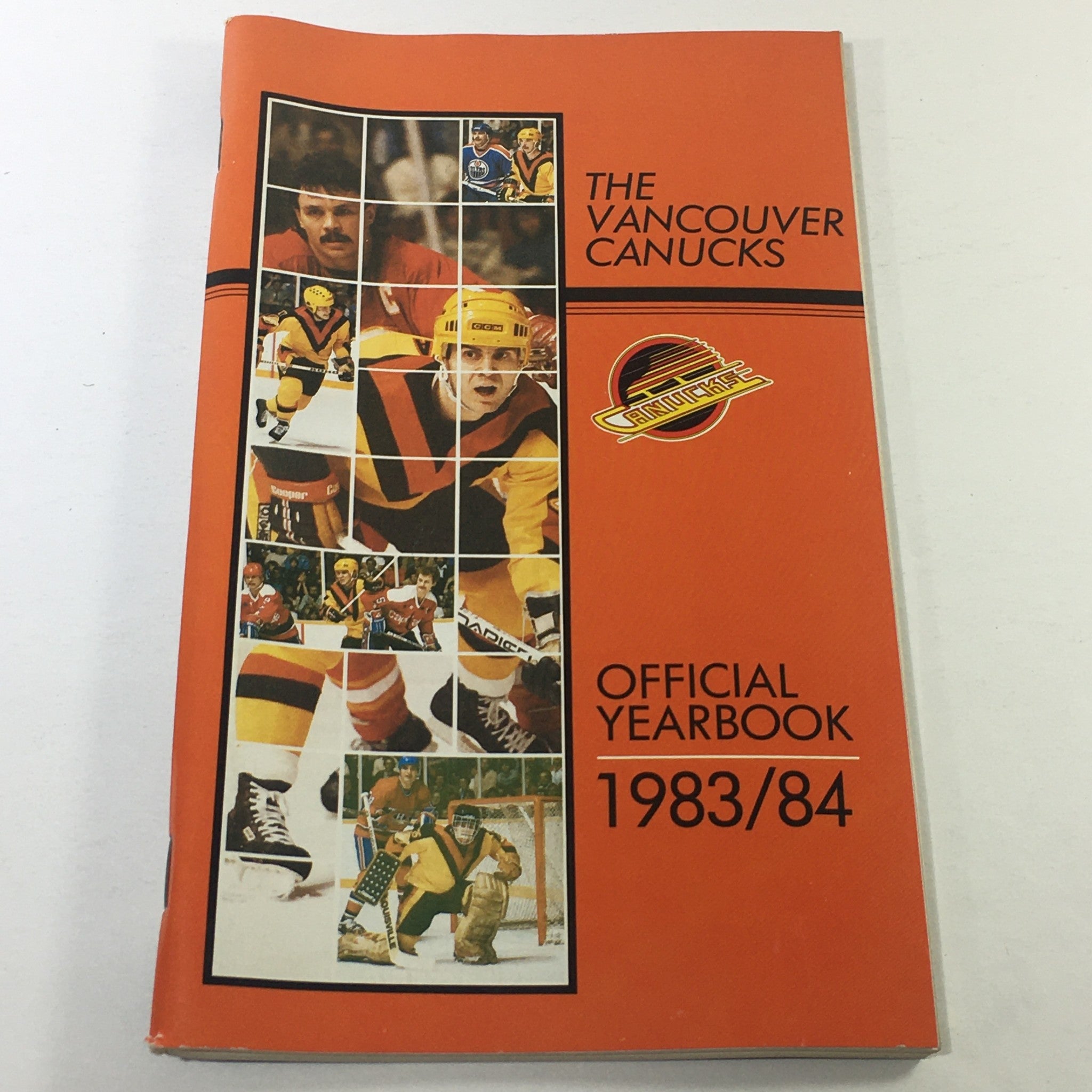 VTG NHL Official Yearbook 1983-1984 - Vancouver Canucks / Tony Tanti