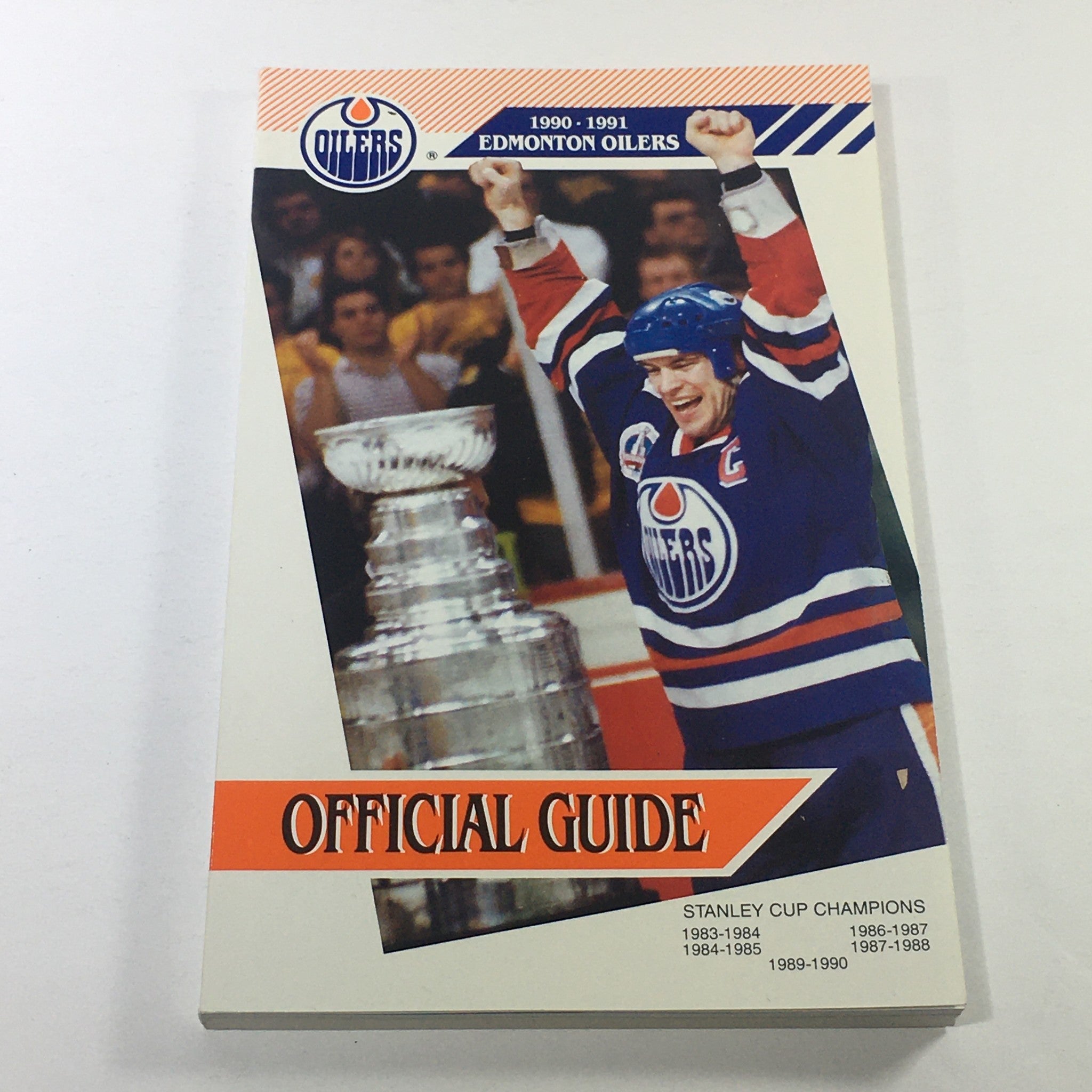 VTG NHL Official Guide 1990-1991 - Edmonton Oilers / Team Captain Mark Messier