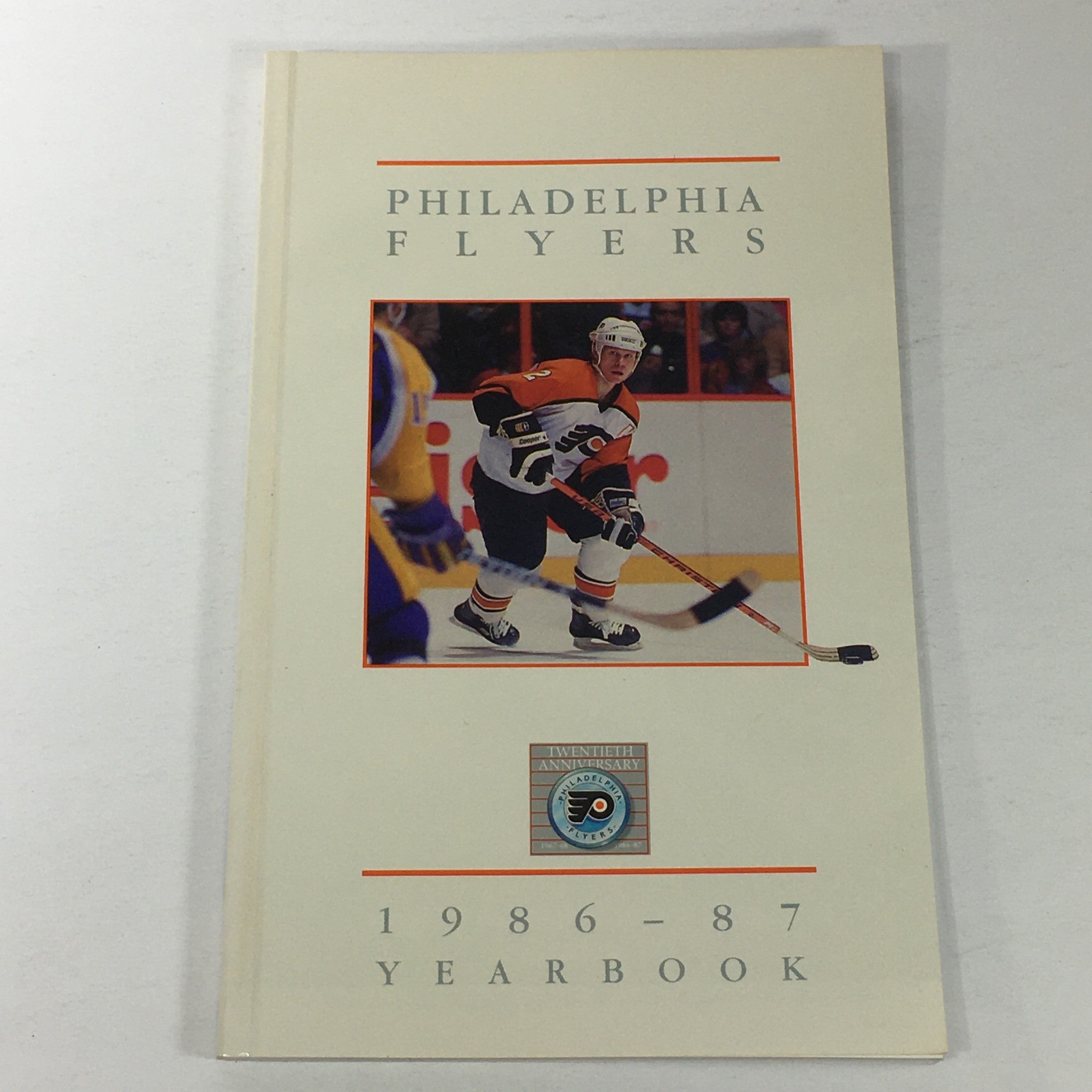 VTG NHL Official Yearbook 1986-1987 - Philadelphia Flyers / Mark Howe