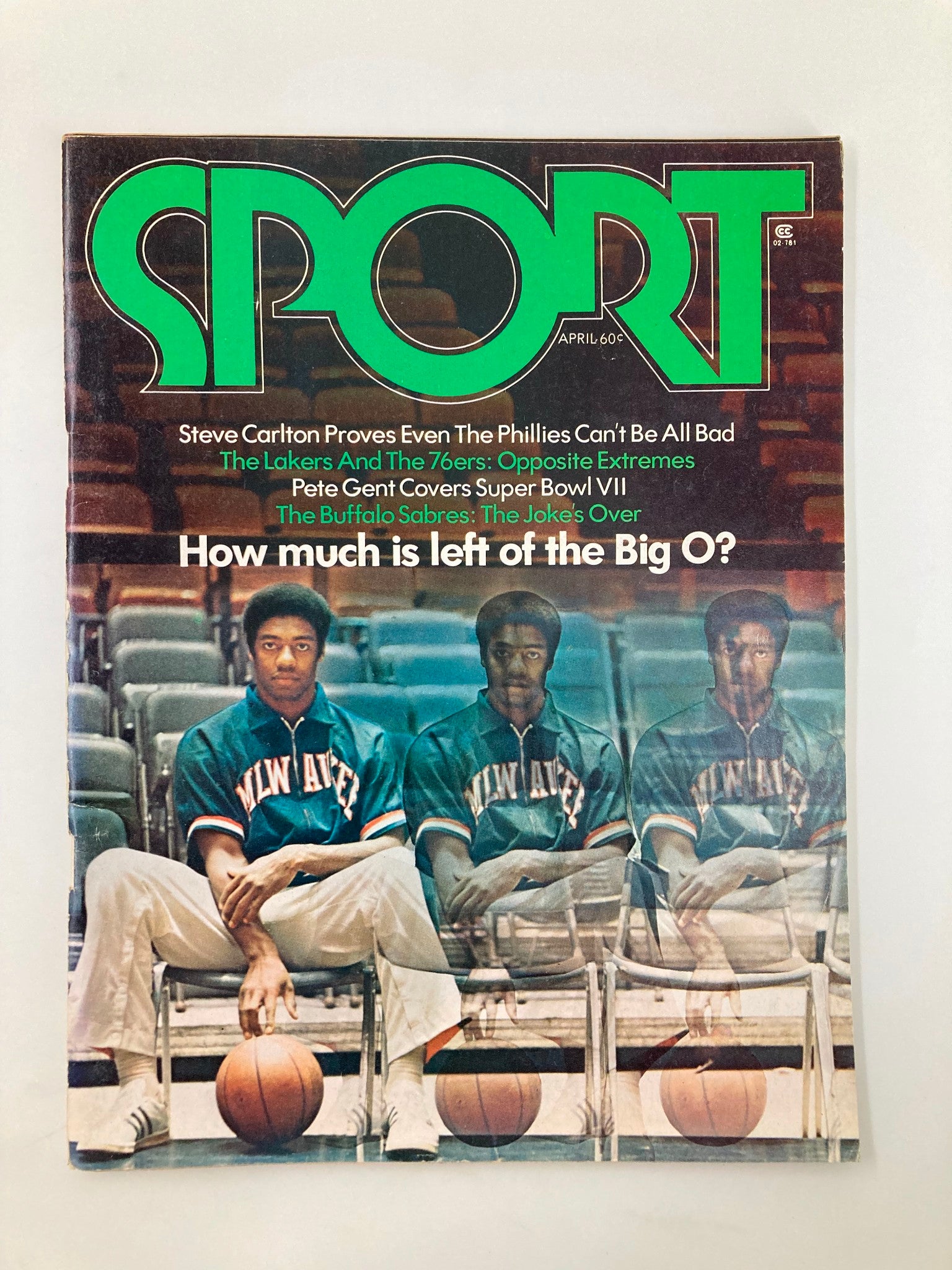 VTG Sport Magazine April 1973 Oscar Robertson, Steve Carlton No Label