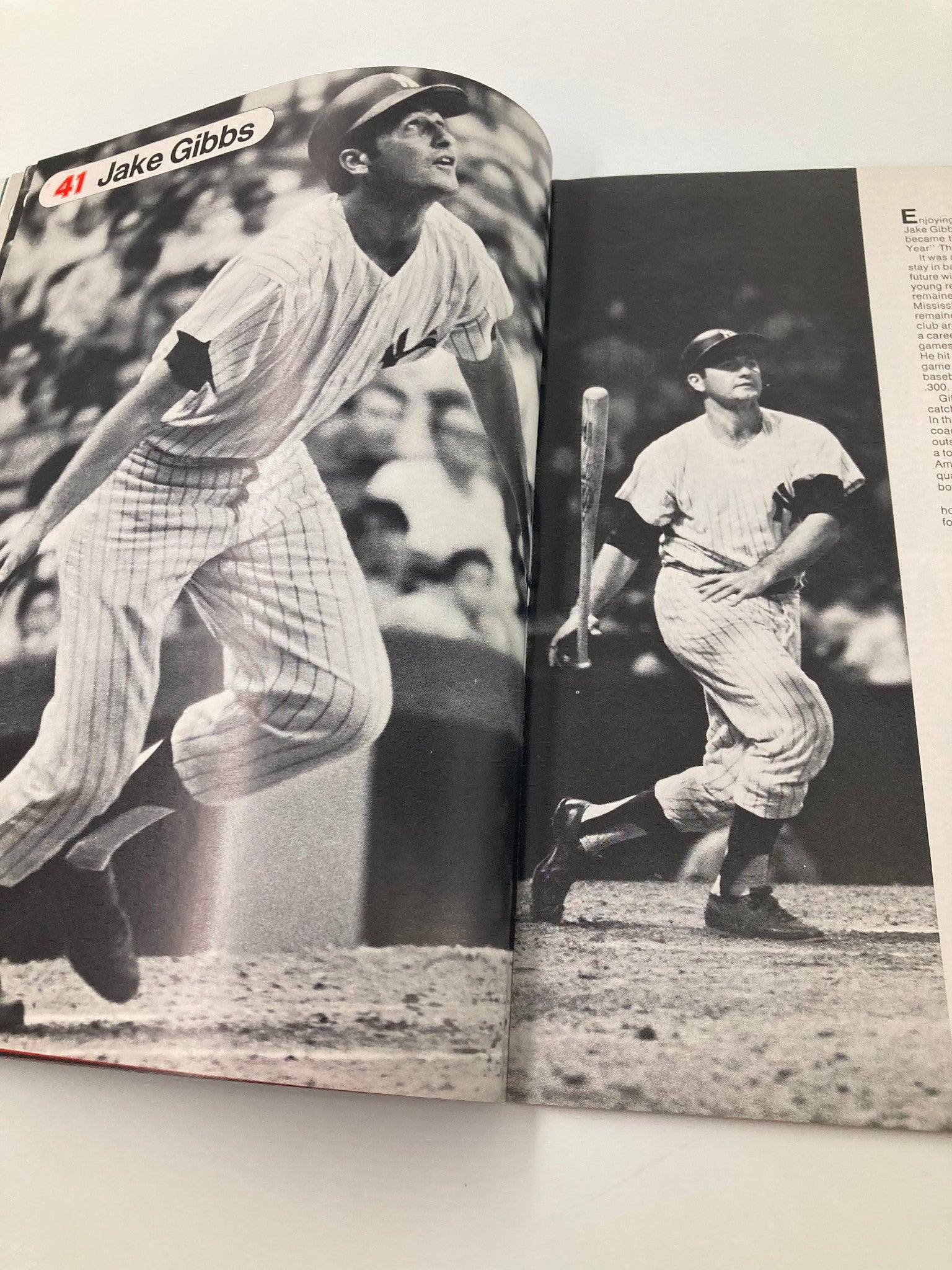 1971 MLB New York Yankees Official Yearbook Jack Aker, Frank Baker