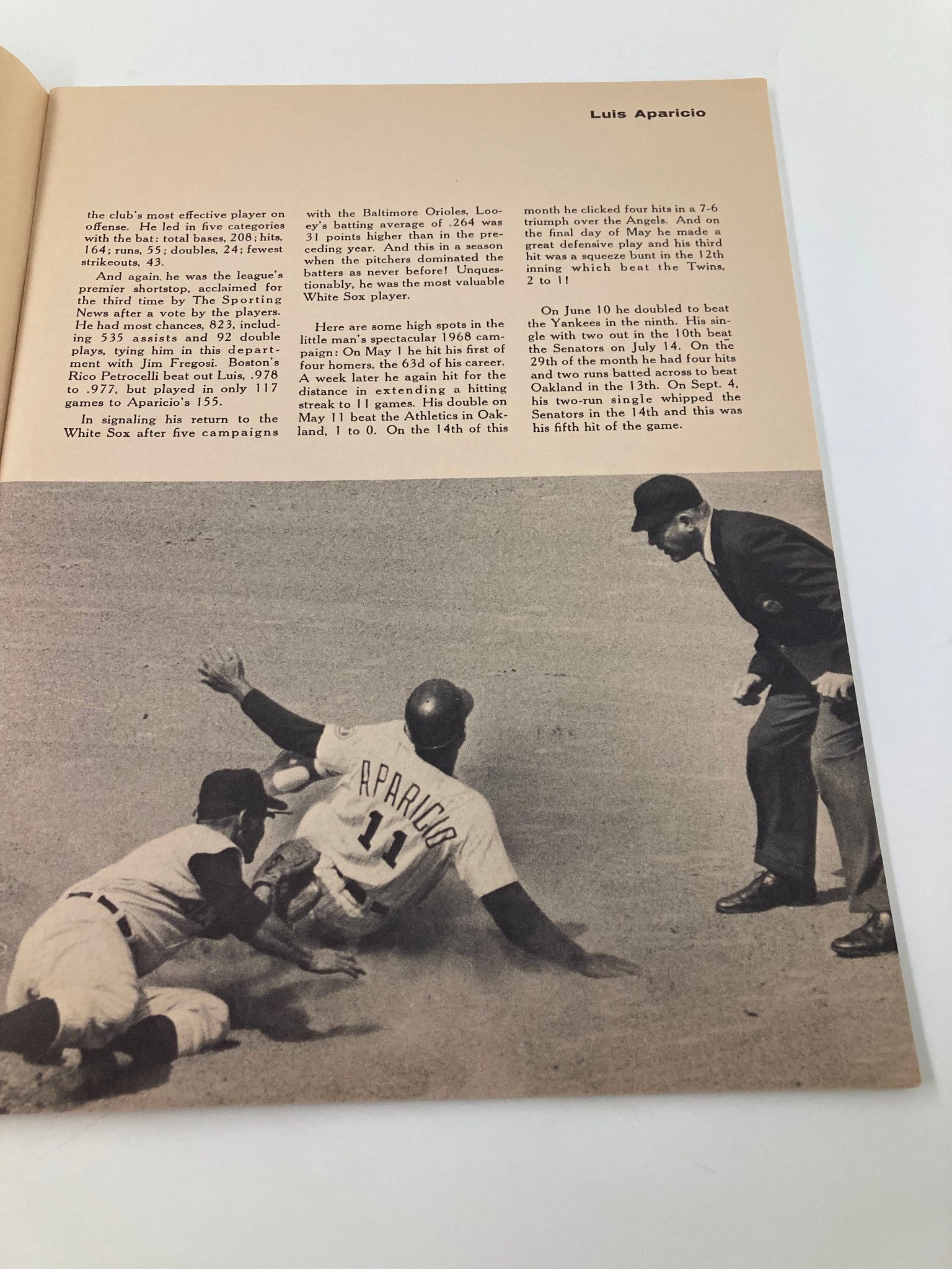 1969 MLB Chicago White Sox Official Yearbook Luis Aparicio, Duane Josephson