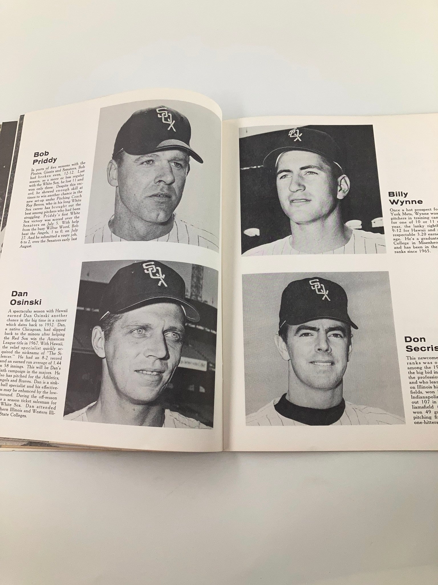 1969 MLB Chicago White Sox Official Yearbook Luis Aparicio, Duane Josephson