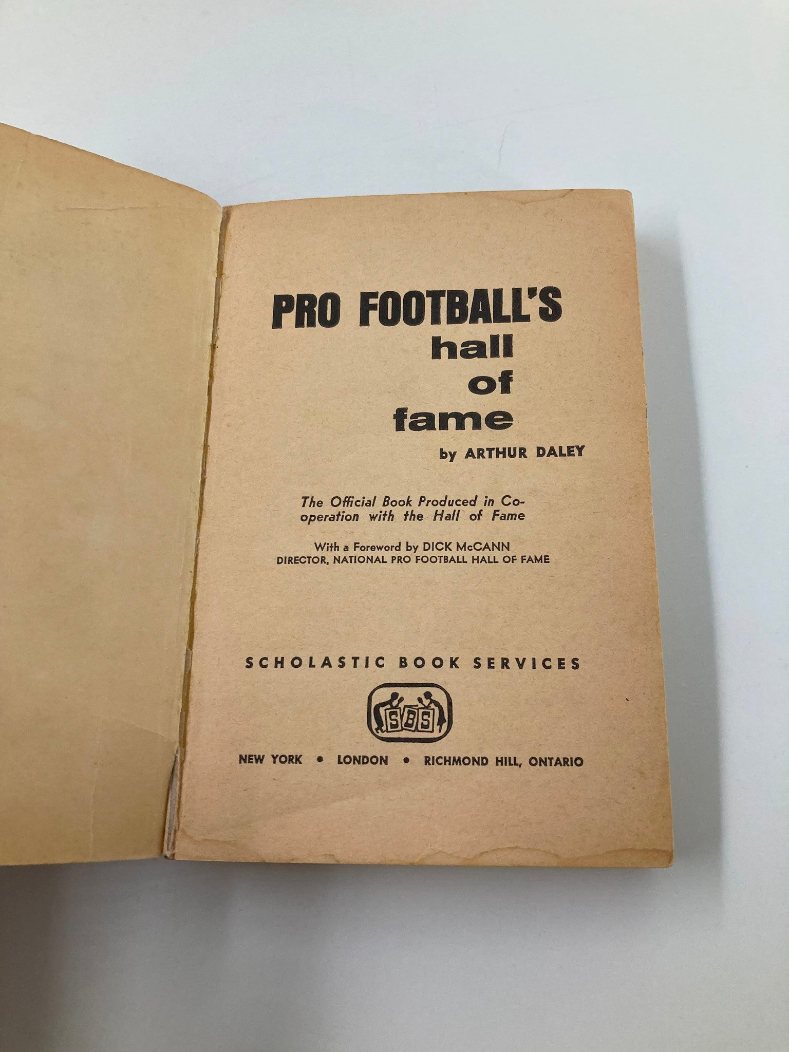 VTG 1963 Pro Football's Hall of Fame by Arthur Daley