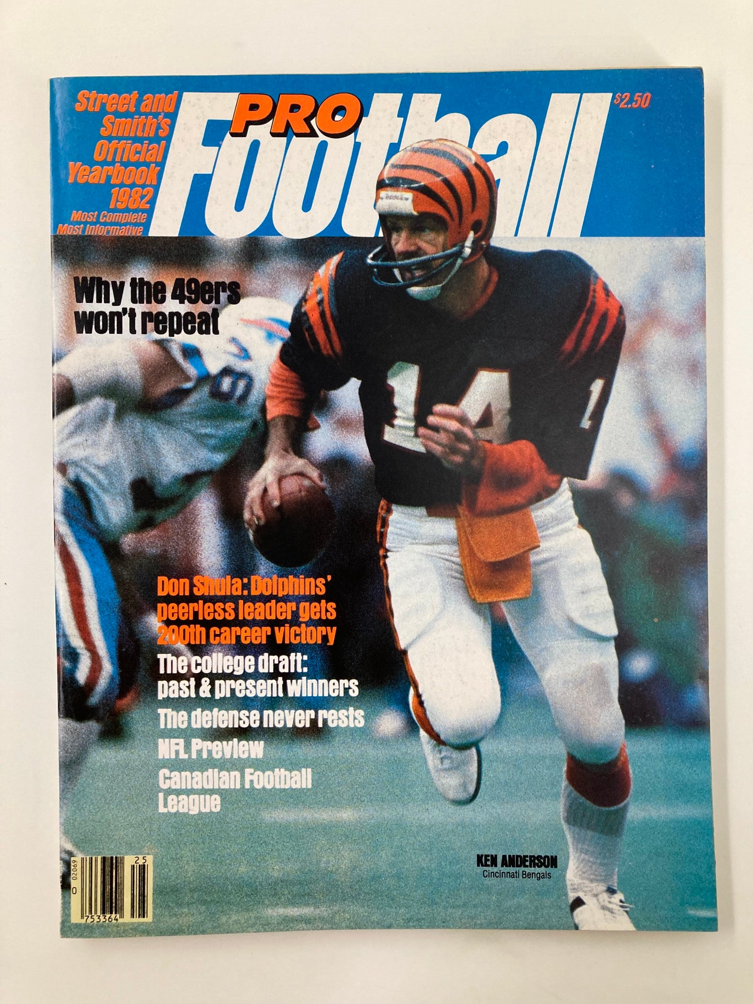 VTG Street & Smith's Official Pro Football 1982 Yearbook featuring Ken Anderson on the cover, showcasing a football scene with the Cincinnati Bengals player in action.