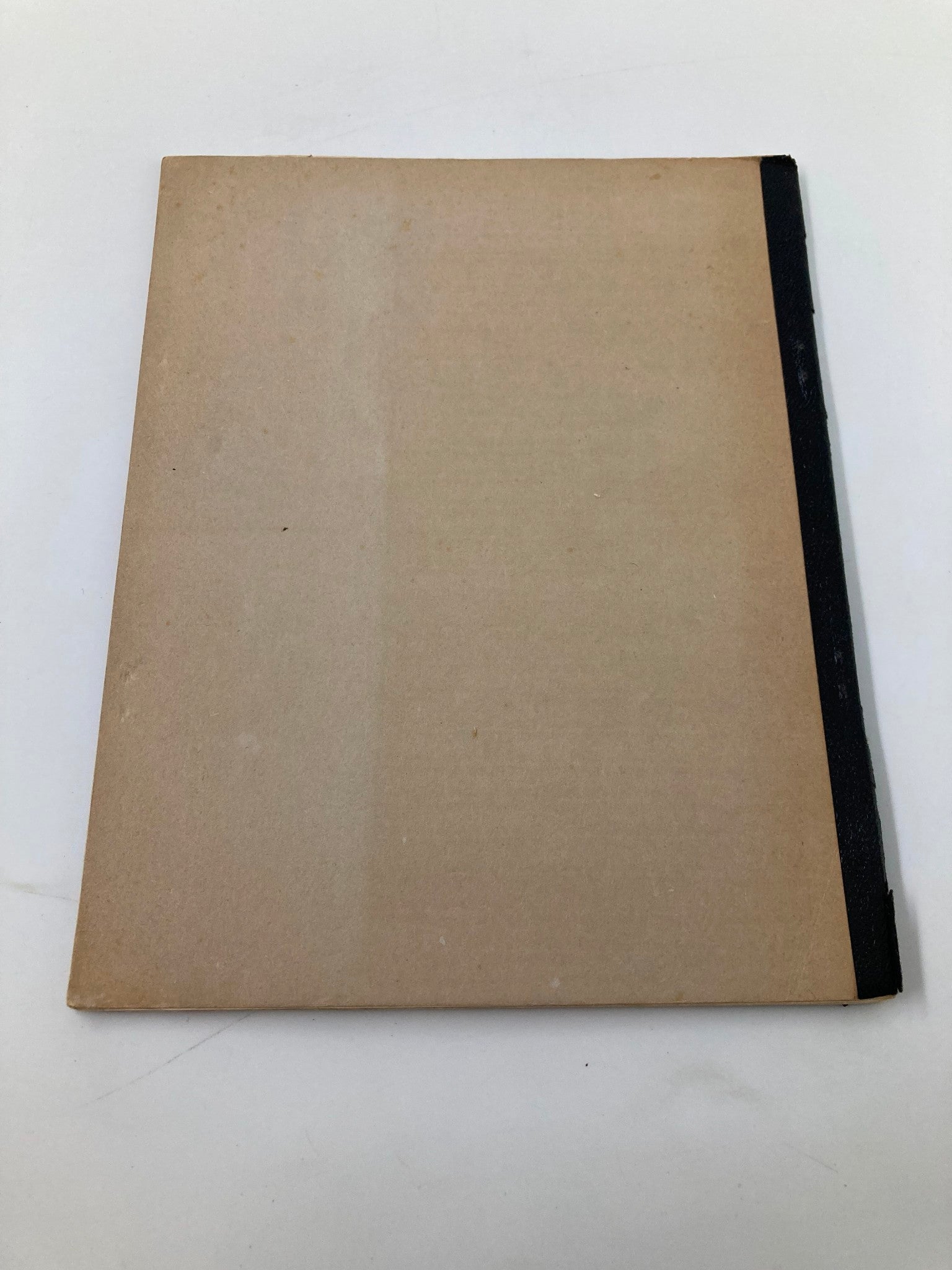 Back cover of 'Seeing The Aura: The First Post-War Aura Lecture' 1957, featuring a simple design.