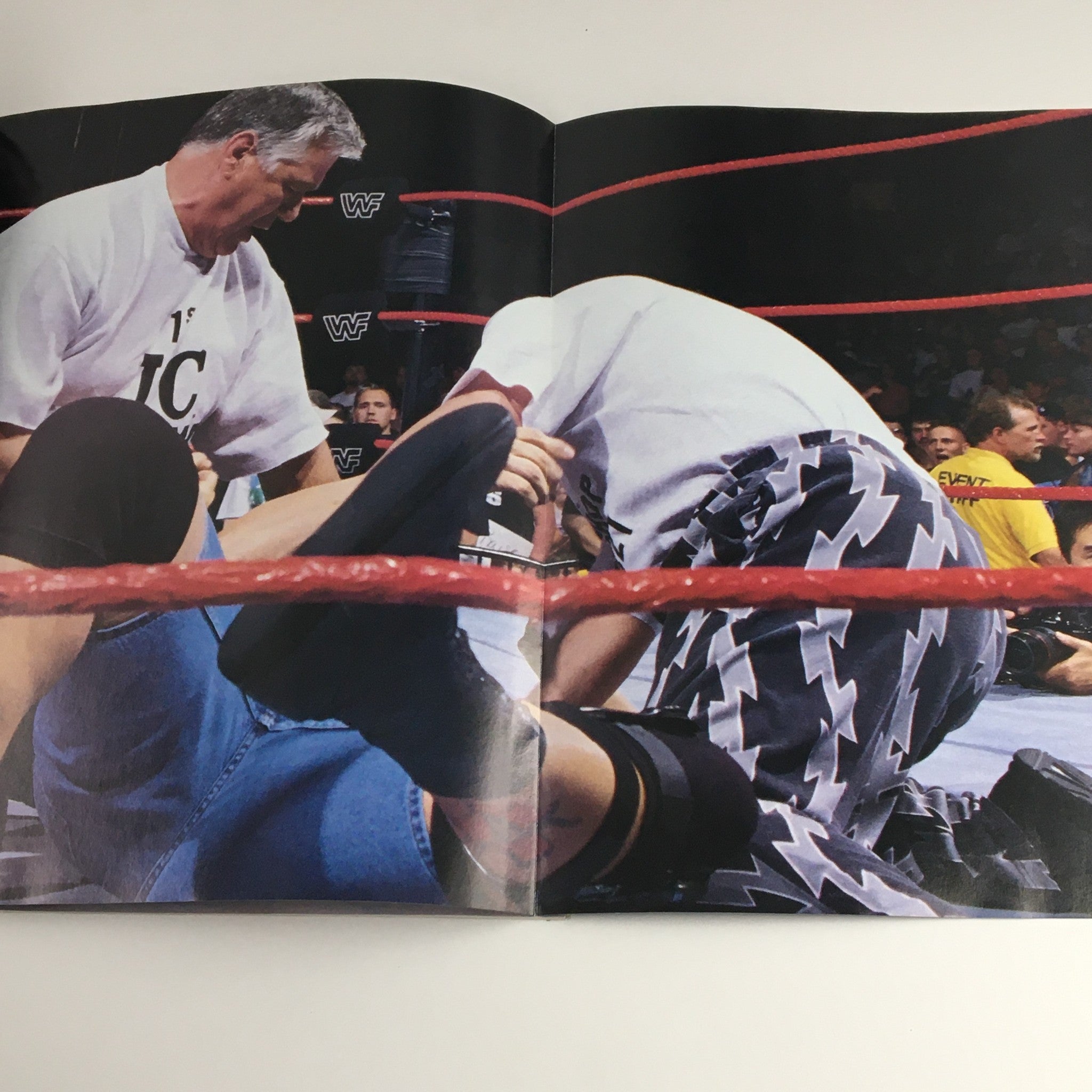 WWF Raw Magazine August 1998 Steve Austin & Mr. McMahon, w Poster No Label