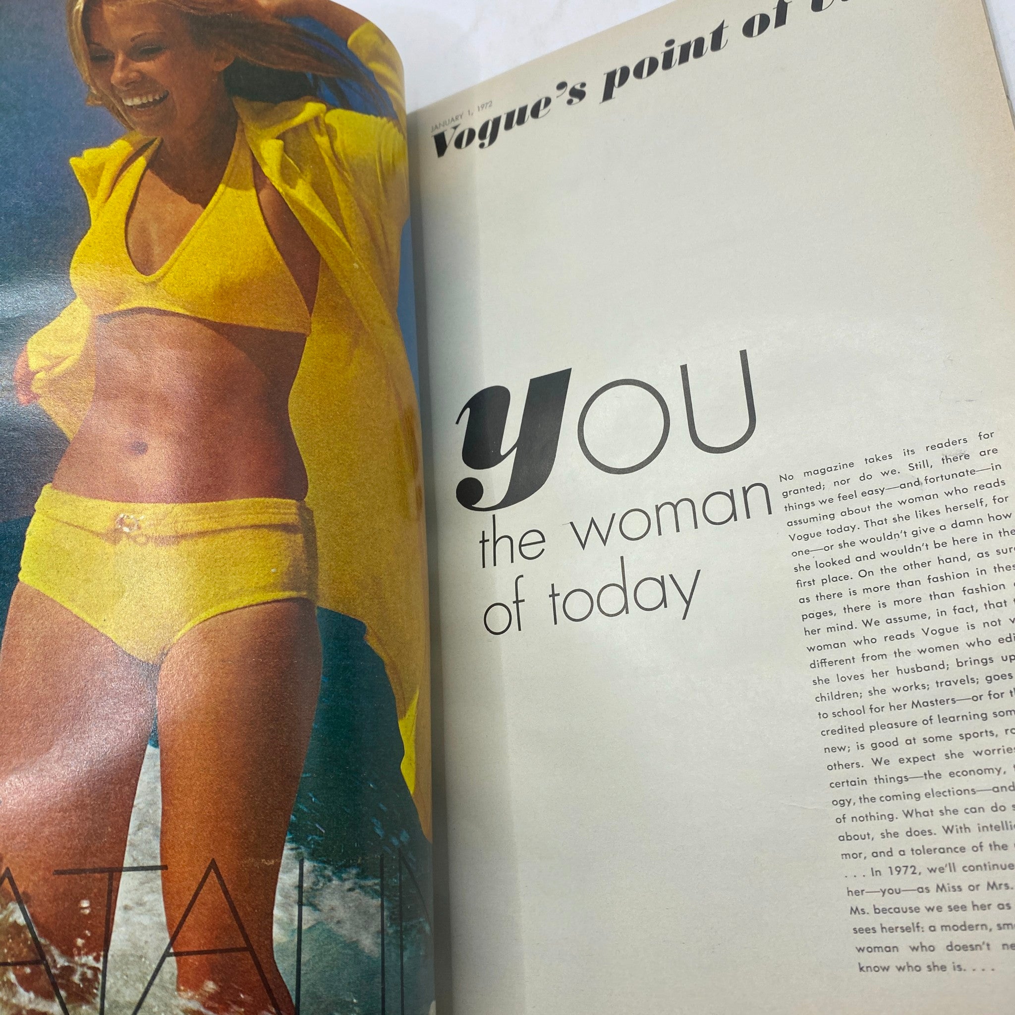 VTG Vogue Magazine January 1 1972 Lauren Hutton by Richard Avedon No Label