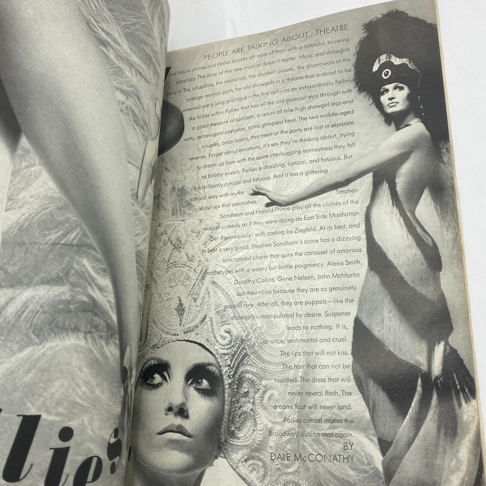 VTG Vogue Magazine May 1971 Lauren Hutton by Richard Avedon No Label