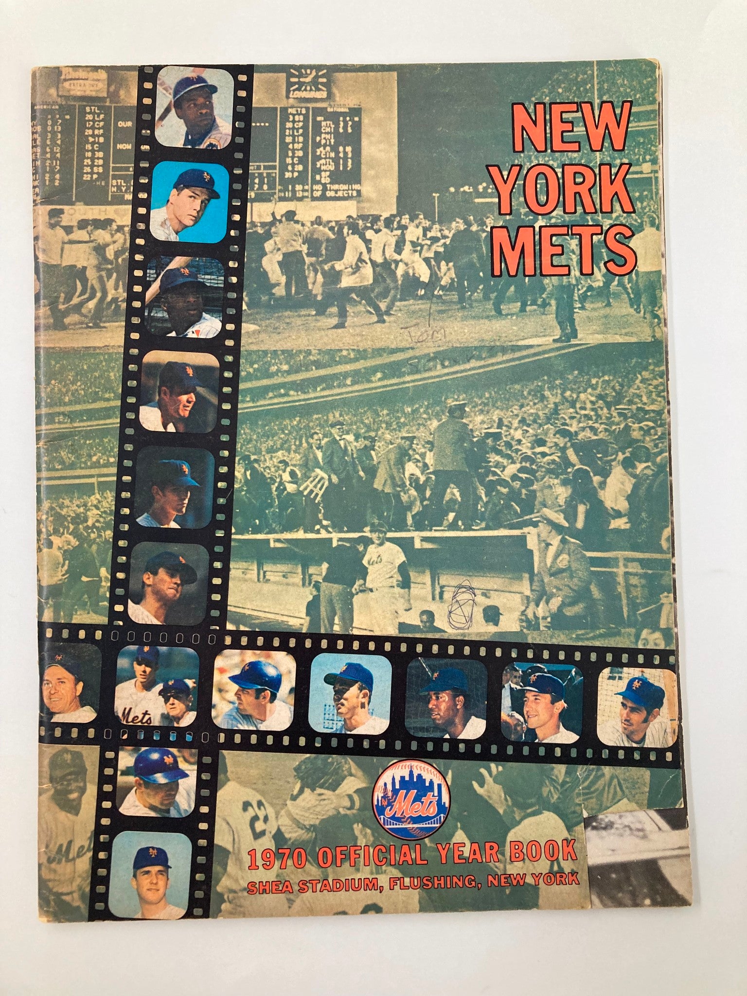 1970 MLB New York Mets Official Yearbook Shea Stadium