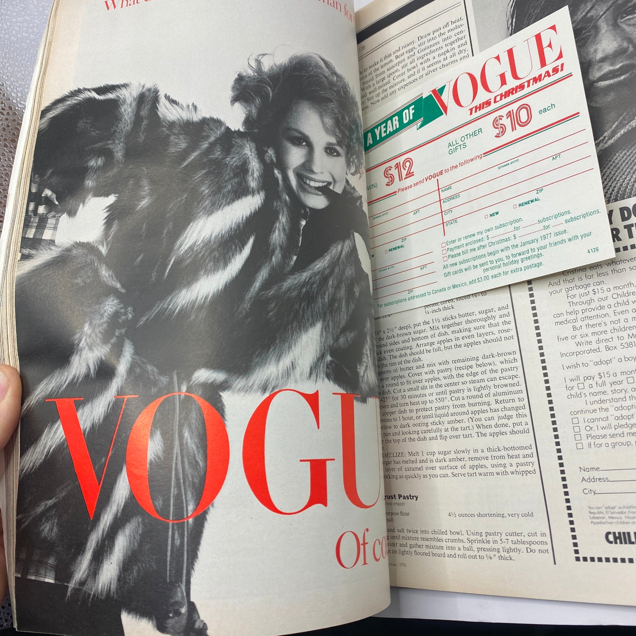 VTG Vogue Magazine December 1976 Lisa Cooper by Arthur Elgort