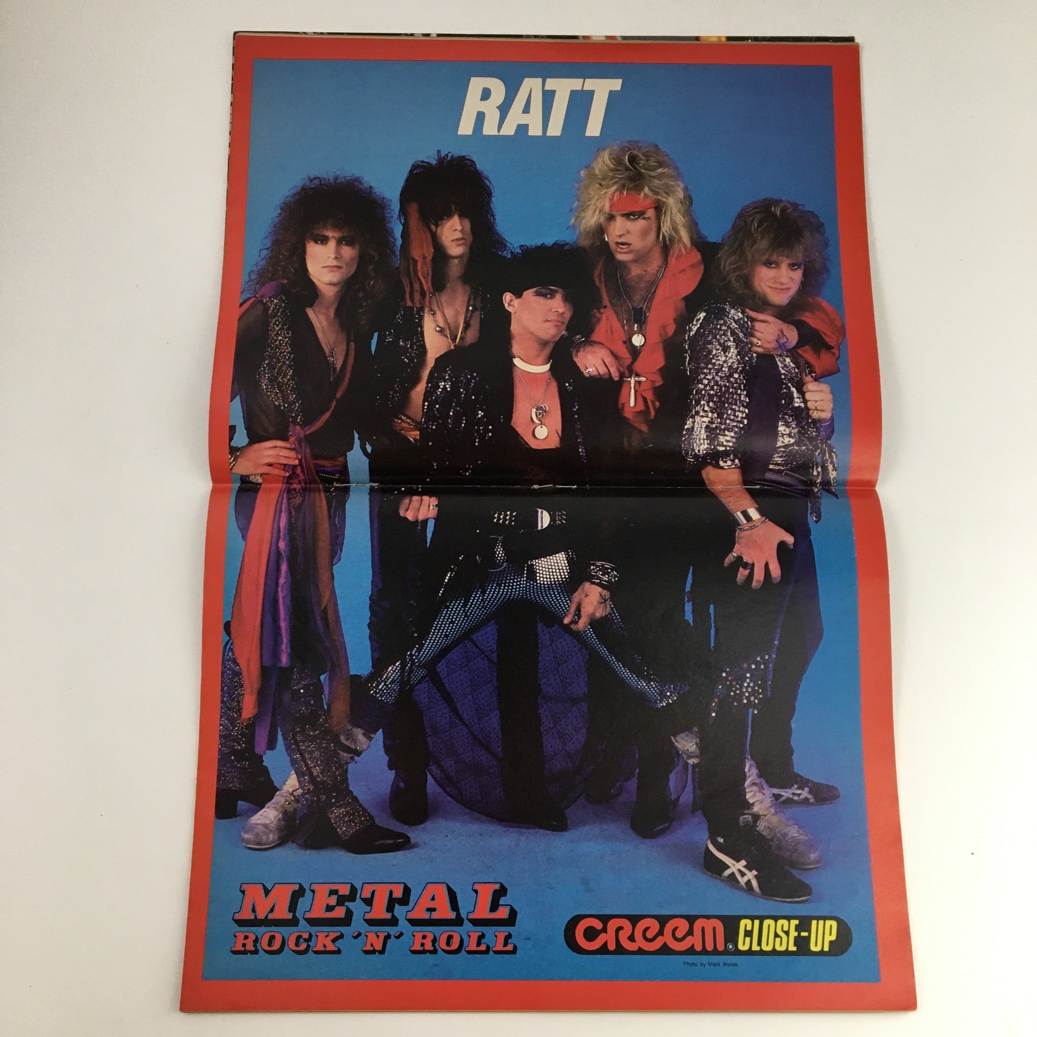 Creem Metal Rock N' Roll Magazine October 1985 Motley Crue, w Poster No Label