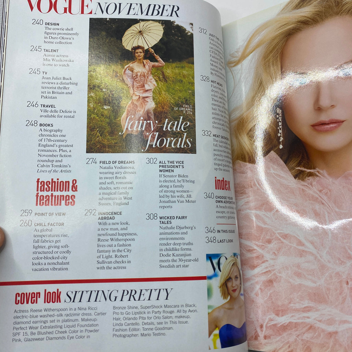 Magazine 2008 Grab Vogue Nov 2008 with Reese!