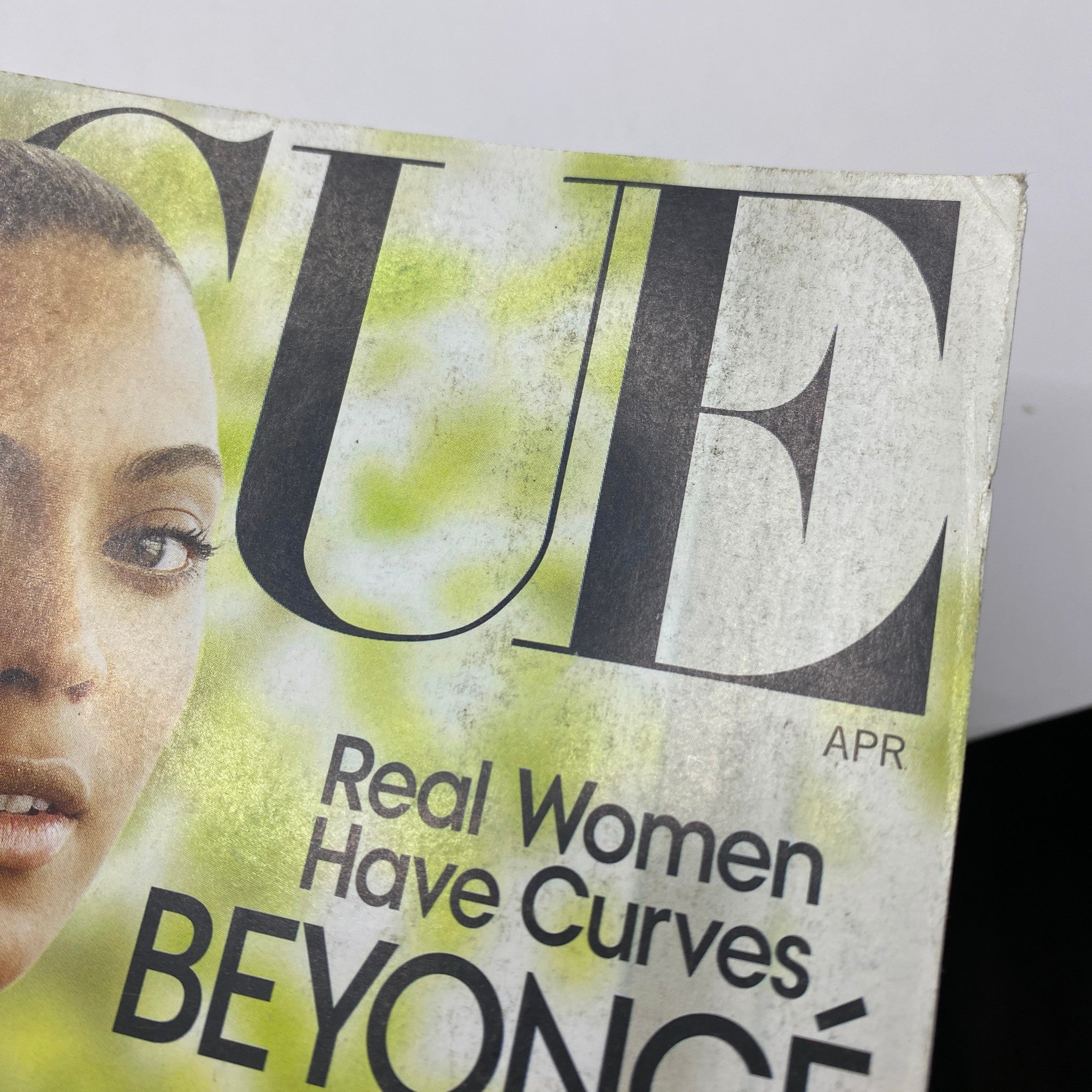 Vogue Magazine April 2009 Beyoncé Knowles Shape Issue No Label VG