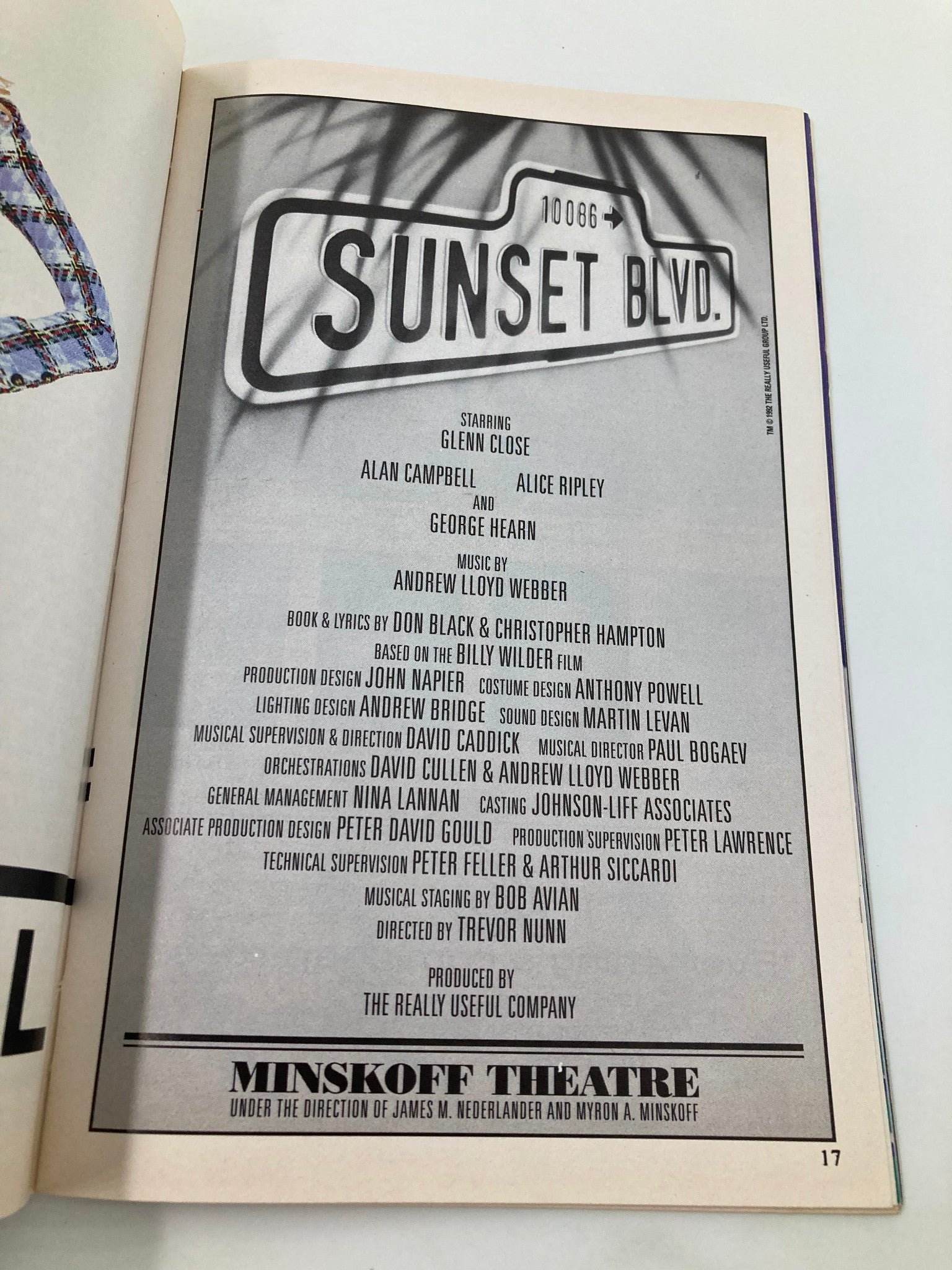 1995 Playbill Minskoff Theatre 10086 Sunset Blvd. Glenn Close, Alan Campbell VG