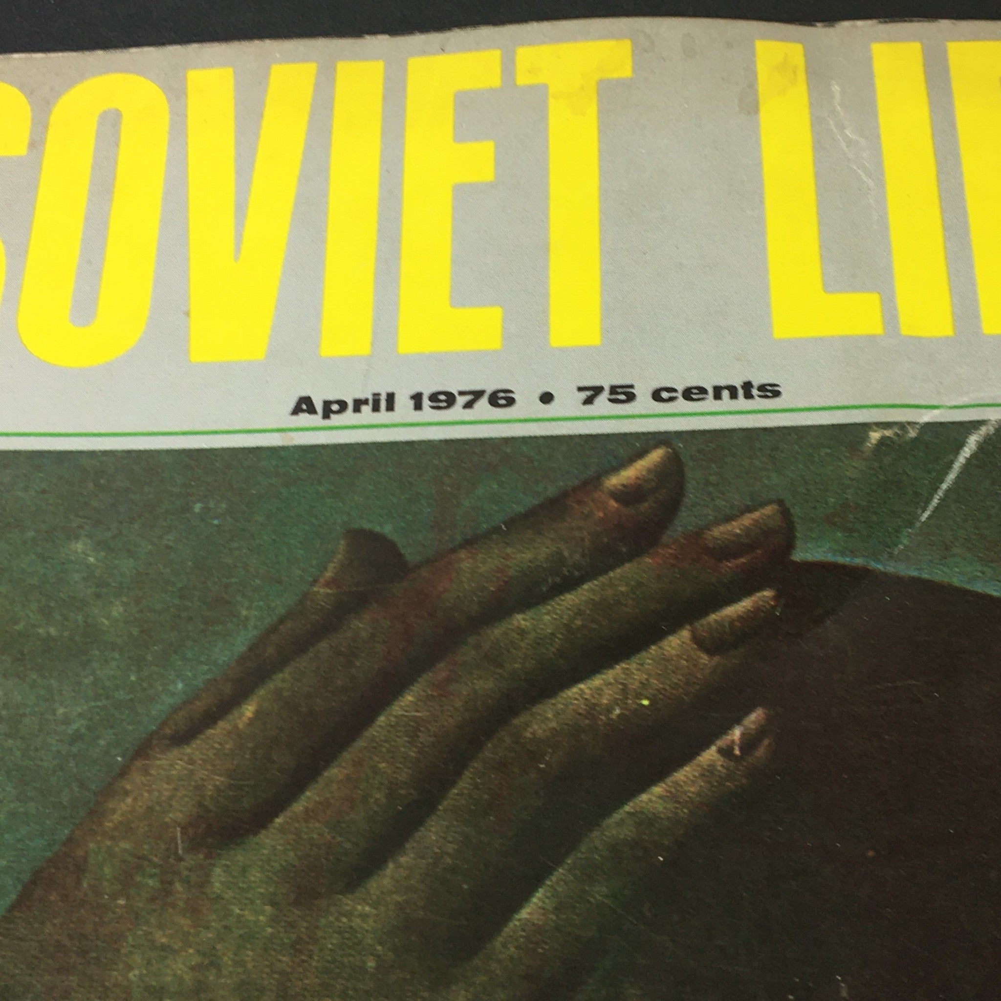 VTG Soviet Life Magazine April 1976 Soviet Armenia, First Americans, Newsstand