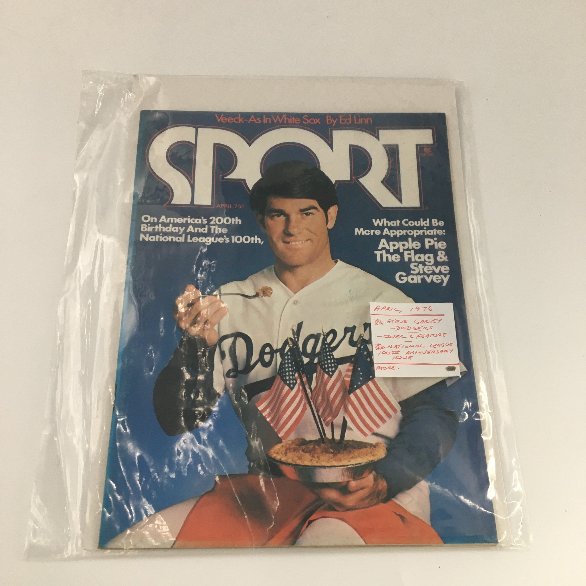 VTG Sport Magazine April 1976 Dodgers' Steve Garvey Cover and Feature, Newsstand